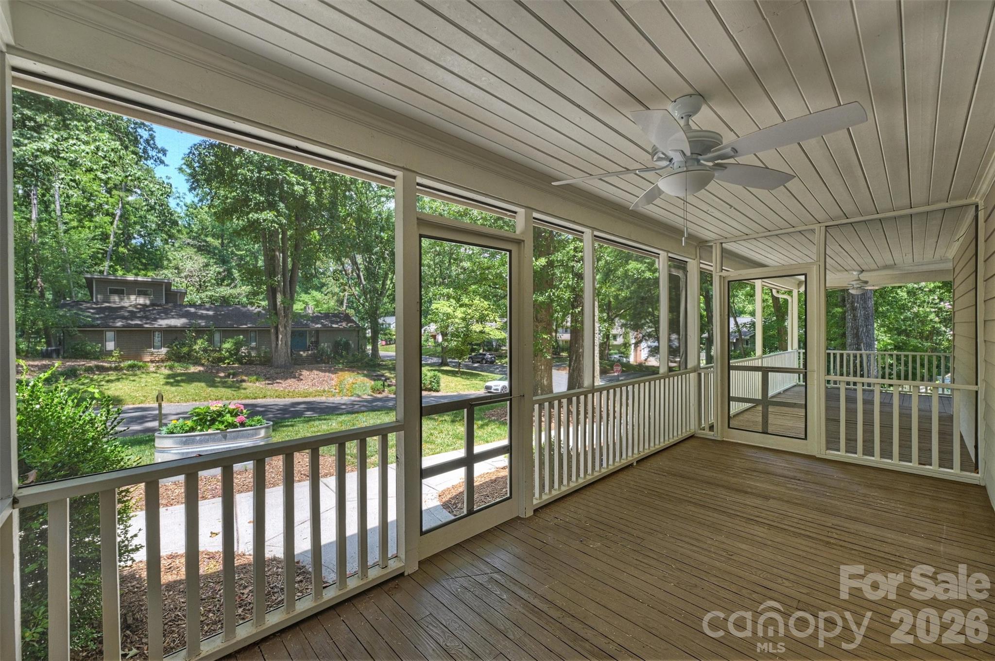 1506 Wandering Way Drive Property Photo 7