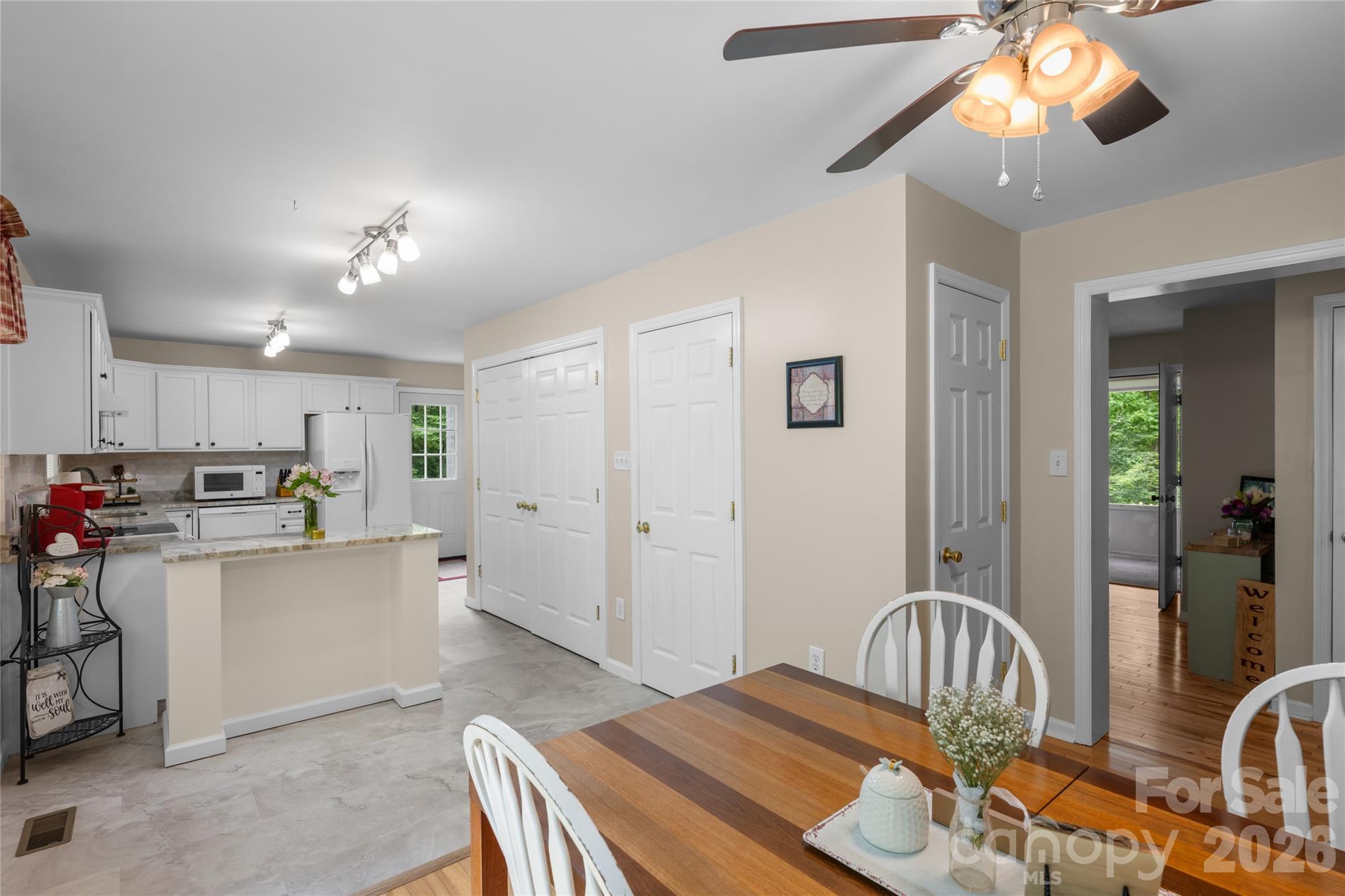125 Round Mountain Road Property Photo 11