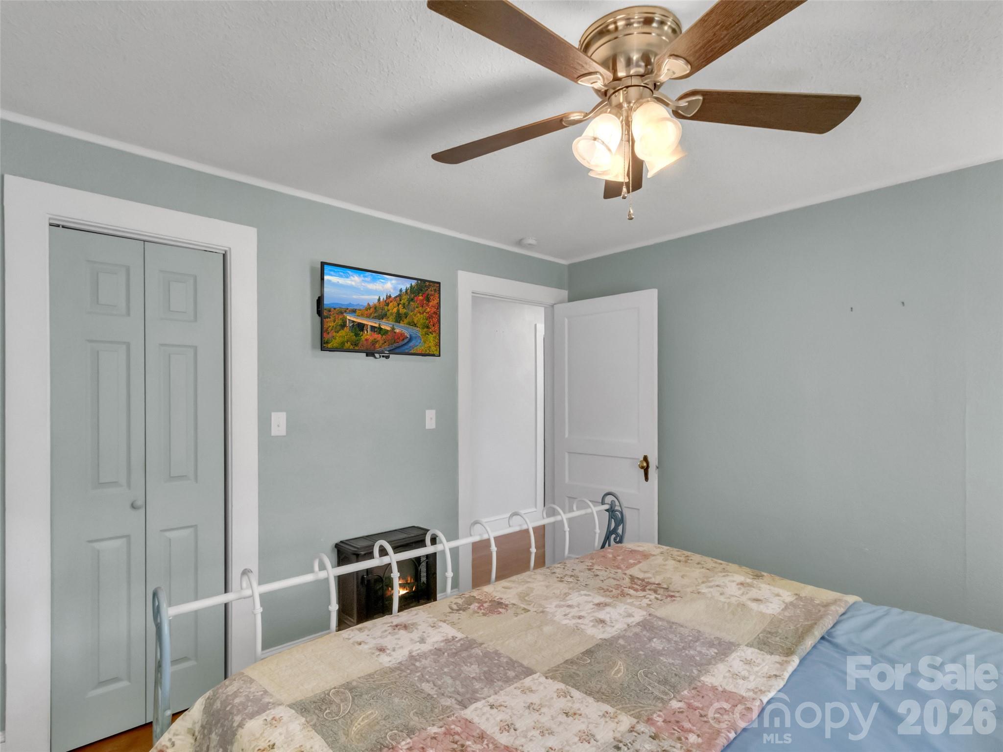 1114 Old Clyde Road Property Photo 16
