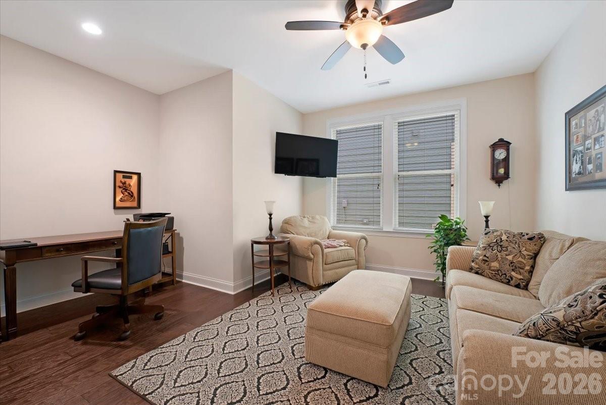 151 Johnson Manor Street Property Photo 8