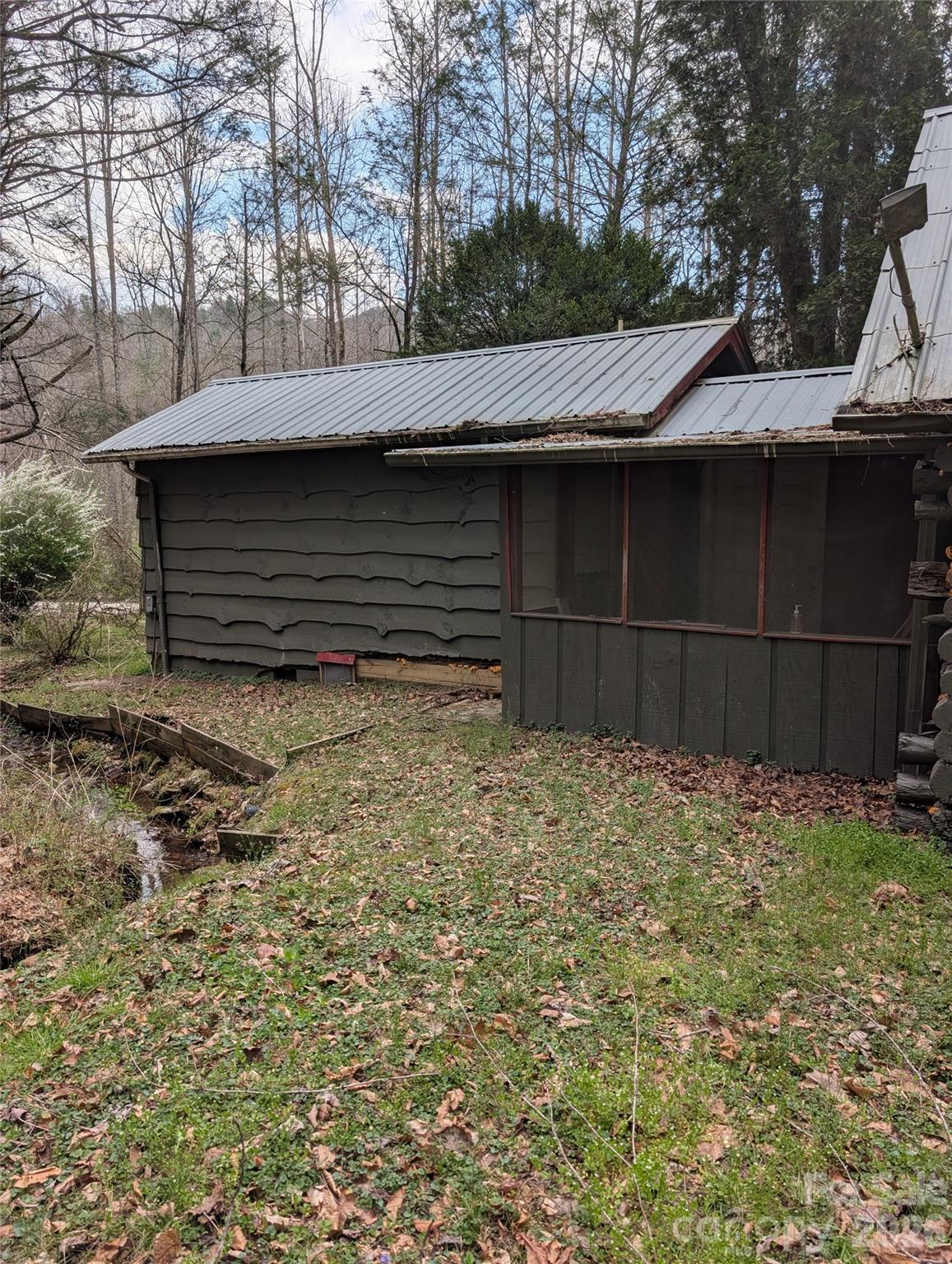 6712 Globe Road Property Photo 4