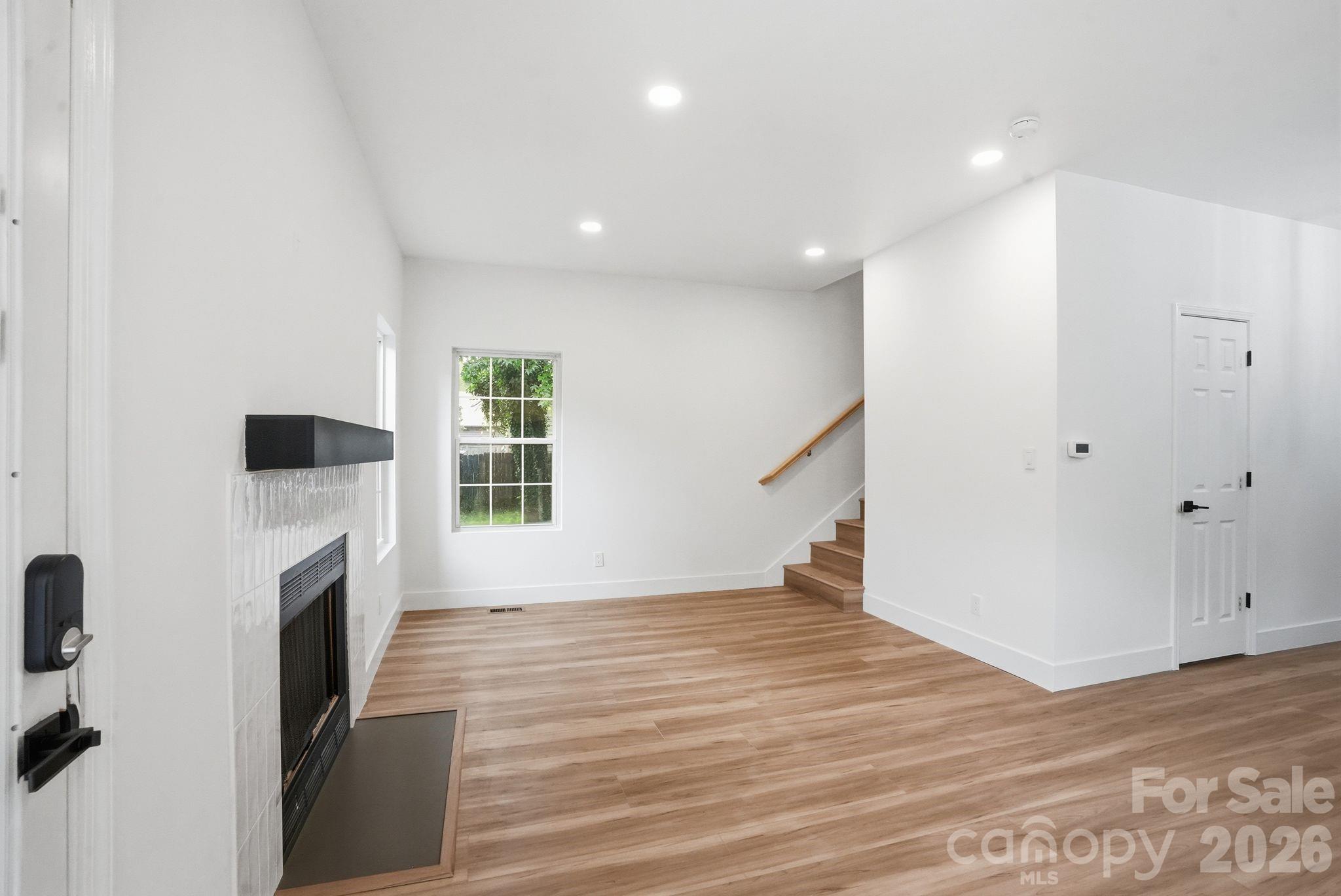 5846 Hanna Court Property Photo 6