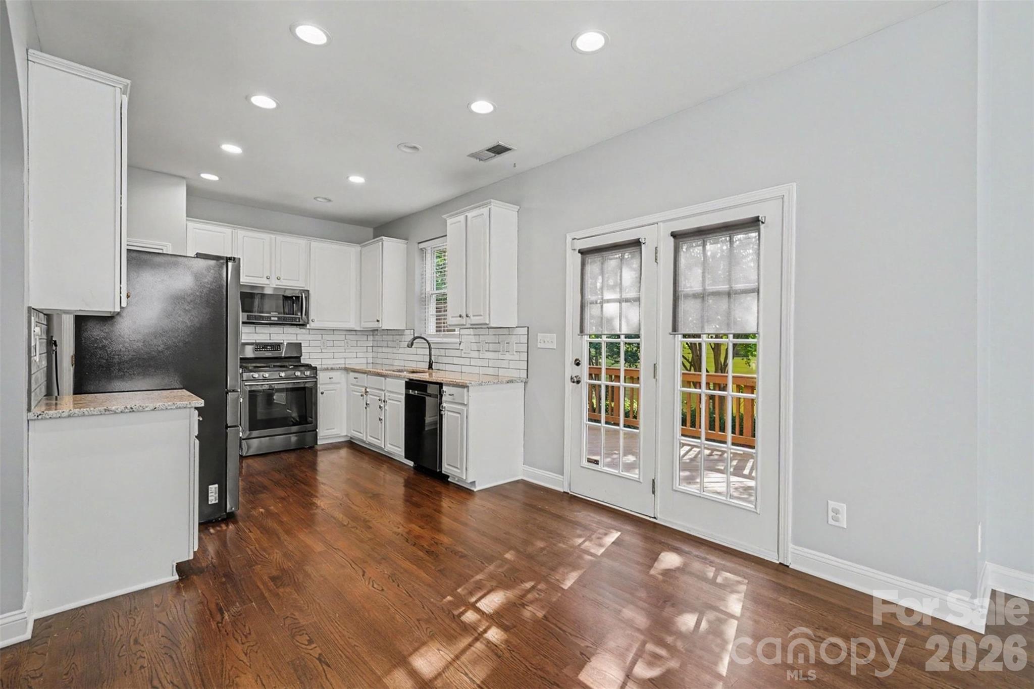 1926 Dunhill Drive Property Photo 19