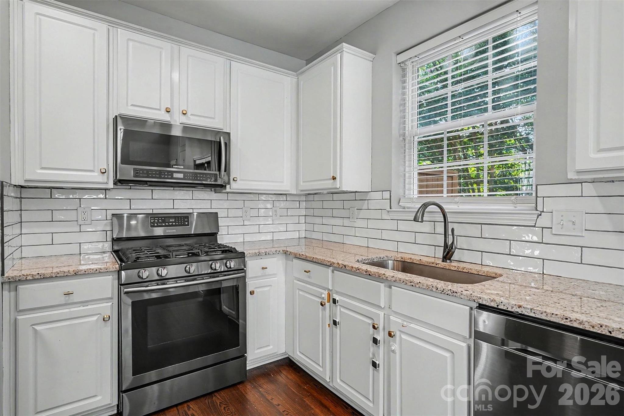 1926 Dunhill Drive Property Photo 22
