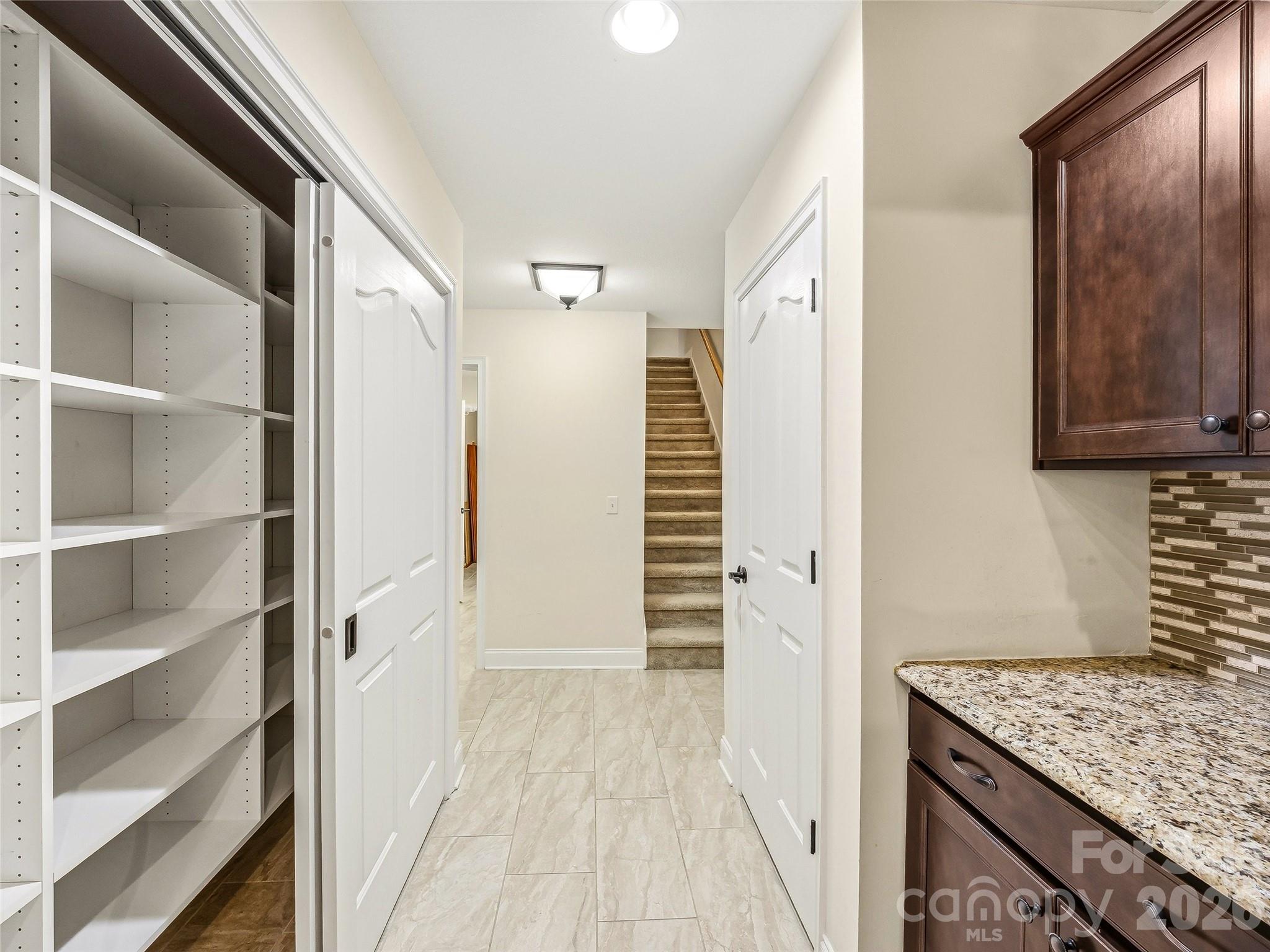 426 Summerfield Place Property Photo 31
