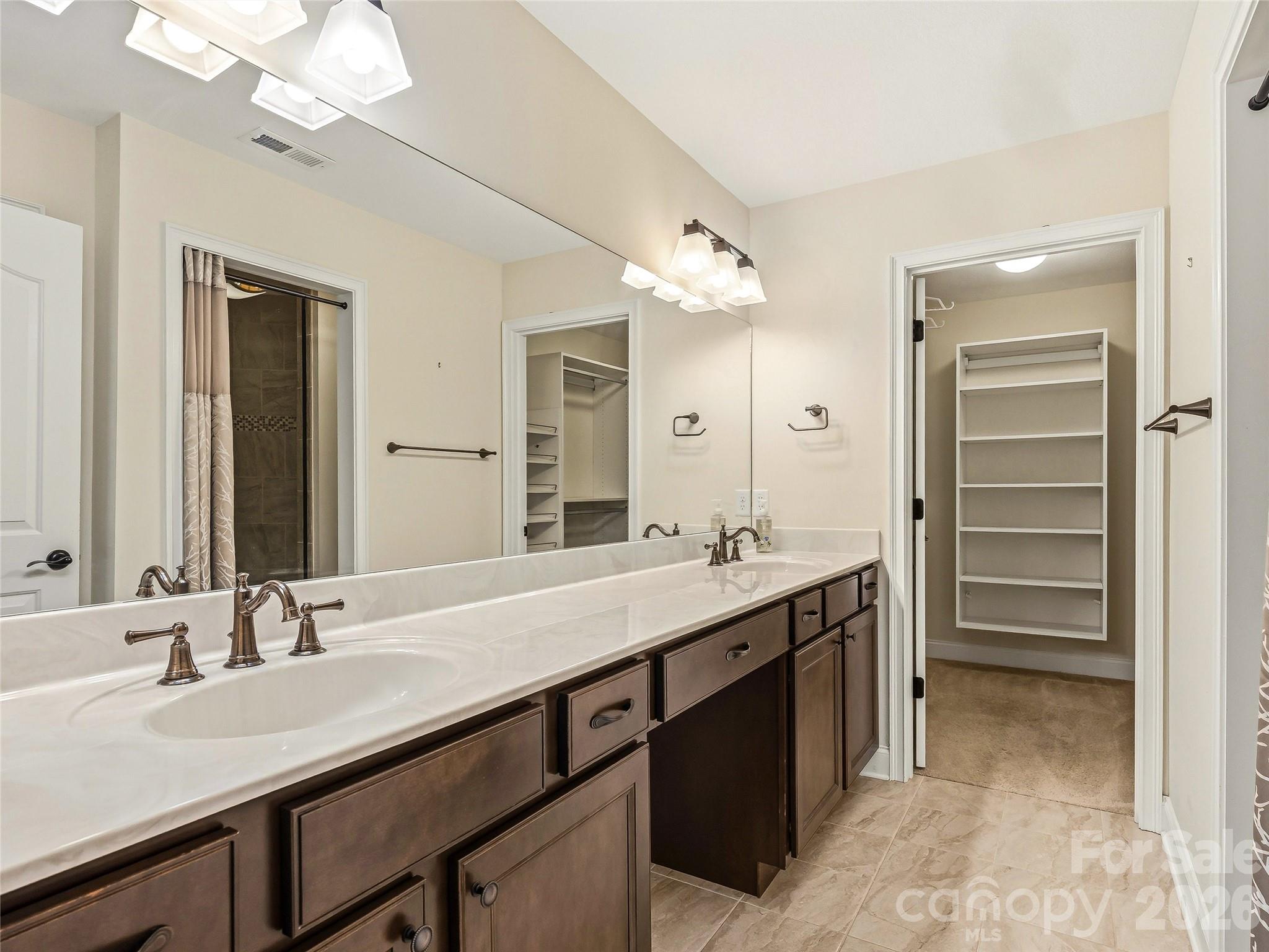 426 Summerfield Place Property Photo 41