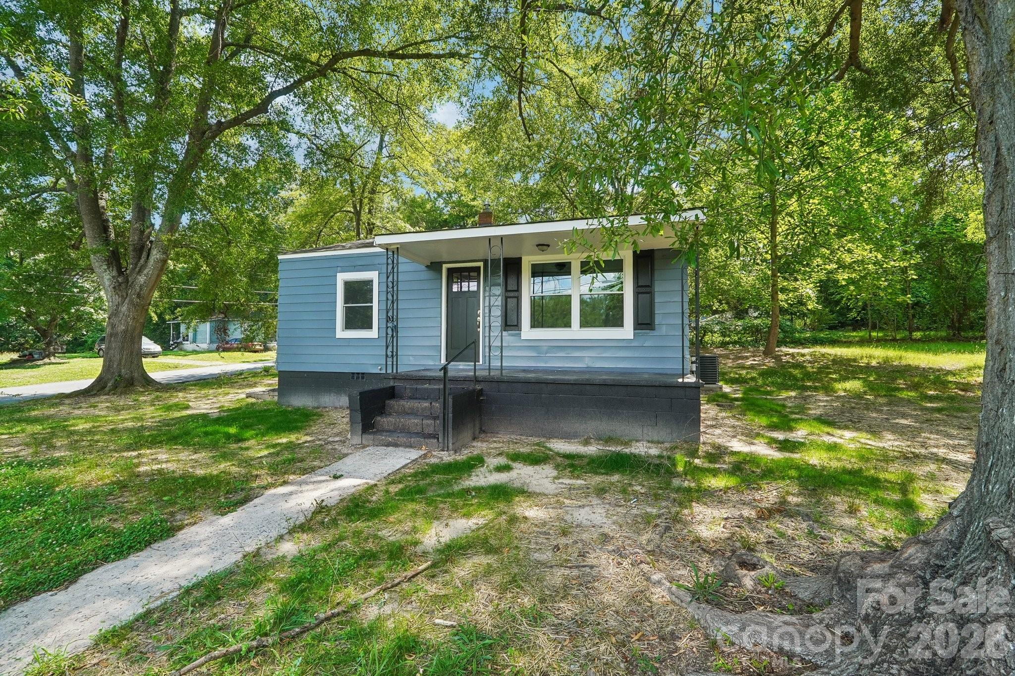 701 N Scruggs Street Property Photo 3