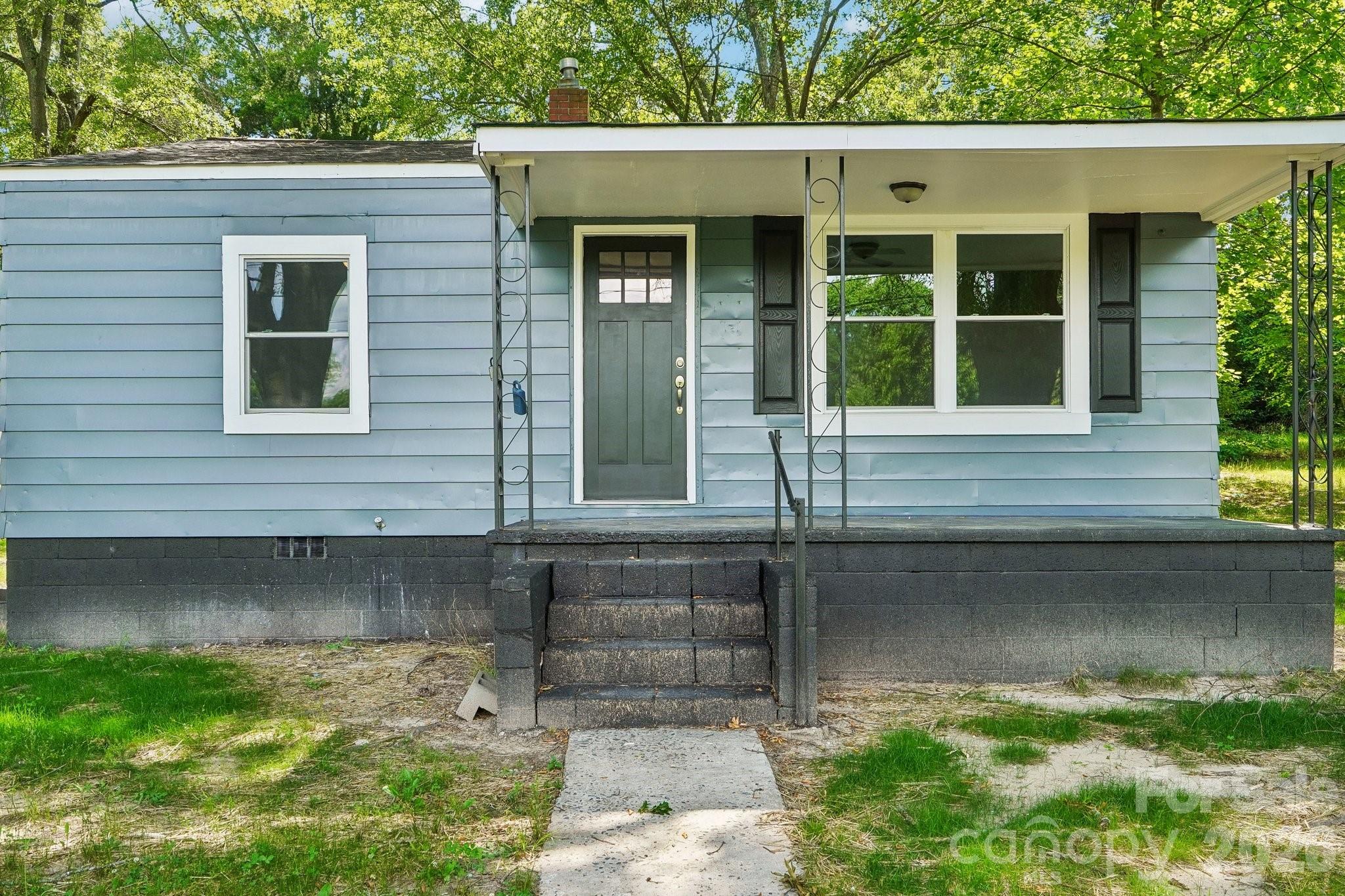 701 N Scruggs Street Property Photo 4