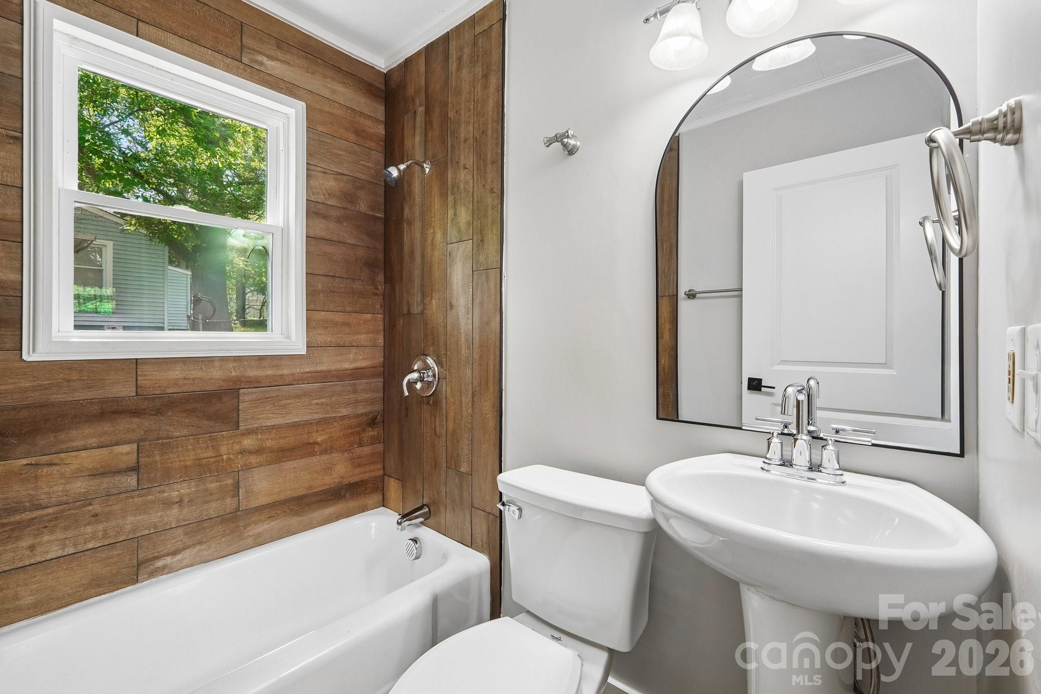 701 N Scruggs Street Property Photo 16
