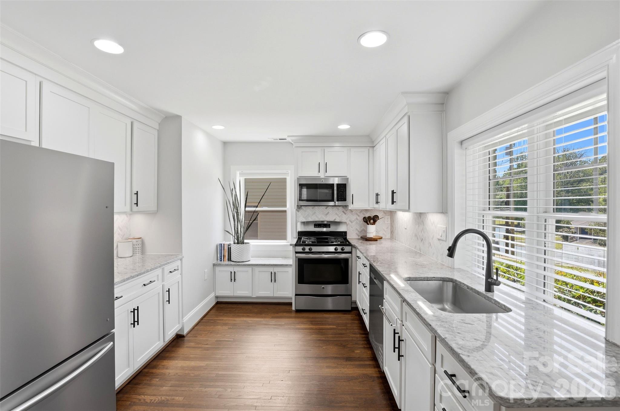 1919 Merriman Avenue Property Photo 7