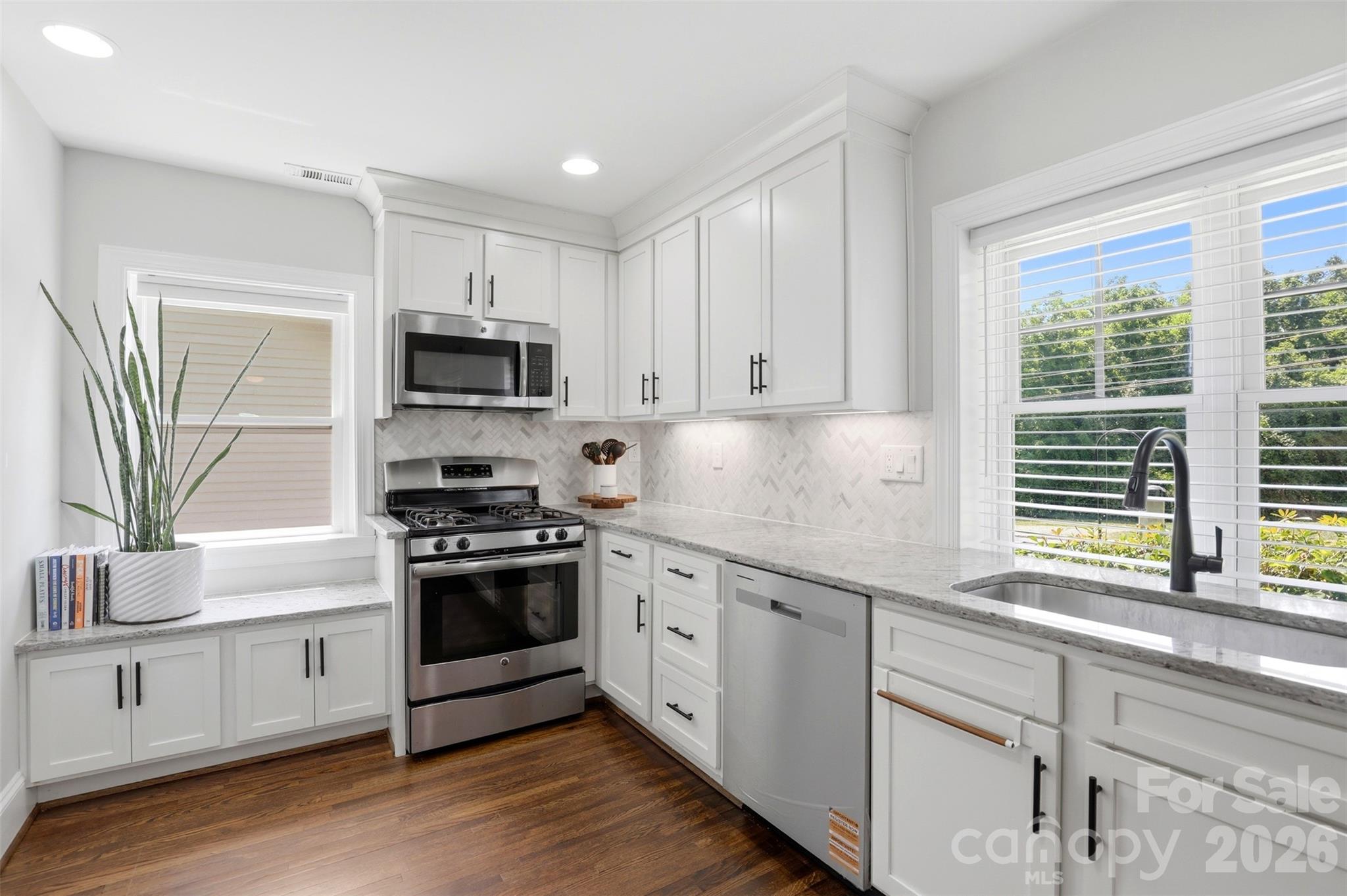 1919 Merriman Avenue Property Photo 8