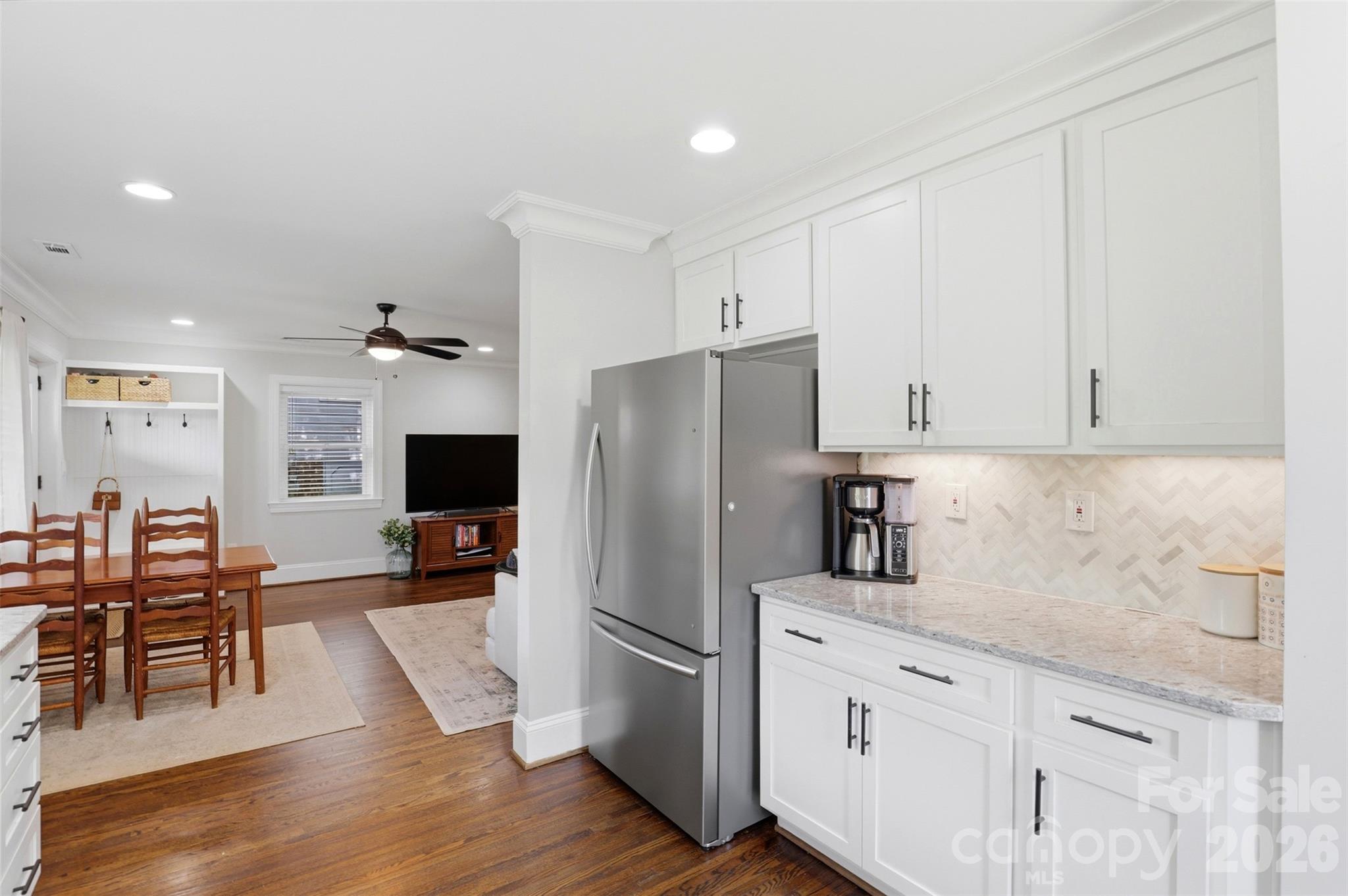 1919 Merriman Avenue Property Photo 9