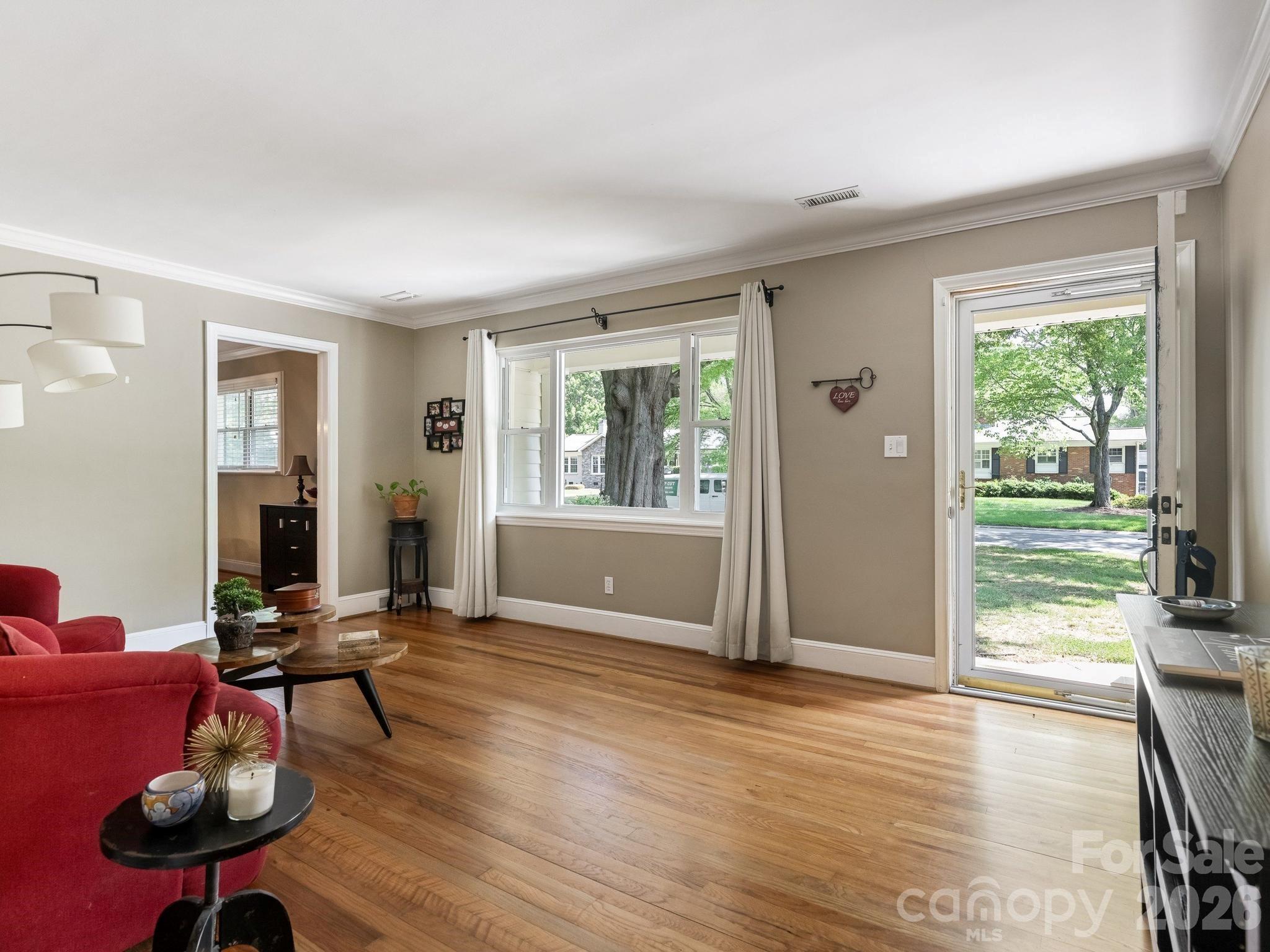 5634 Wedgewood Drive Property Photo 3