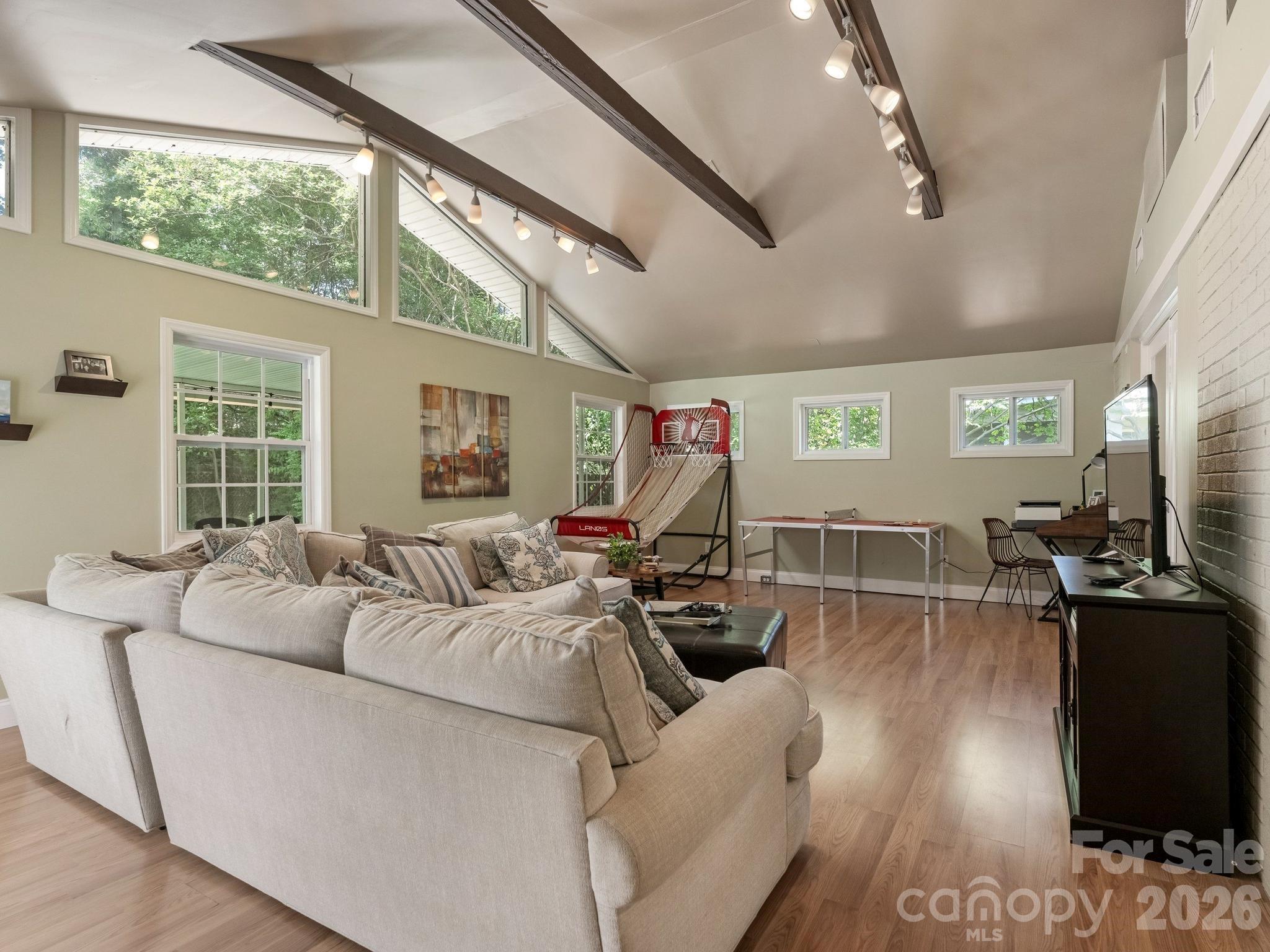 5634 Wedgewood Drive Property Photo 14
