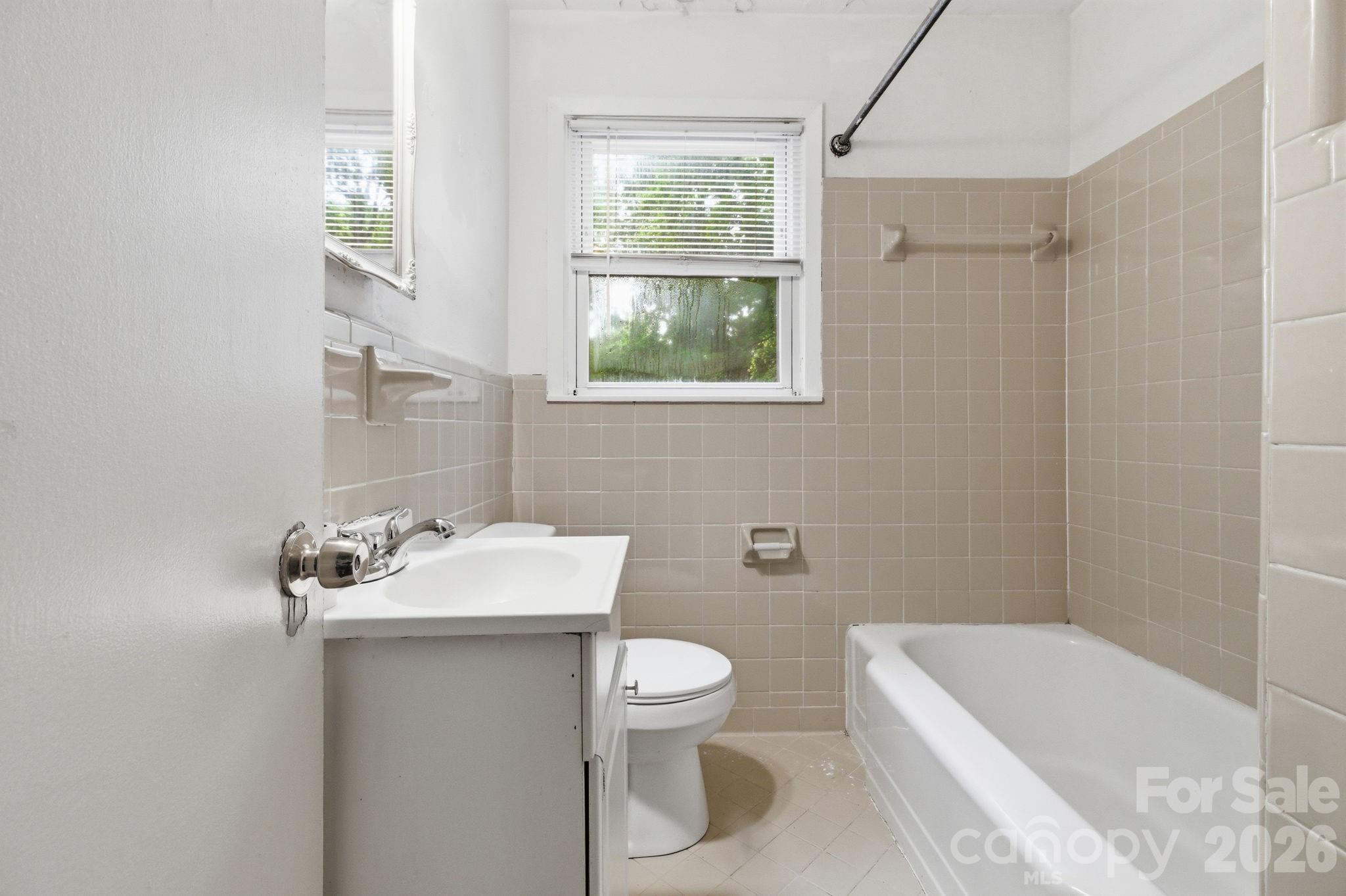 1909 Camp Greene Street Property Photo 7