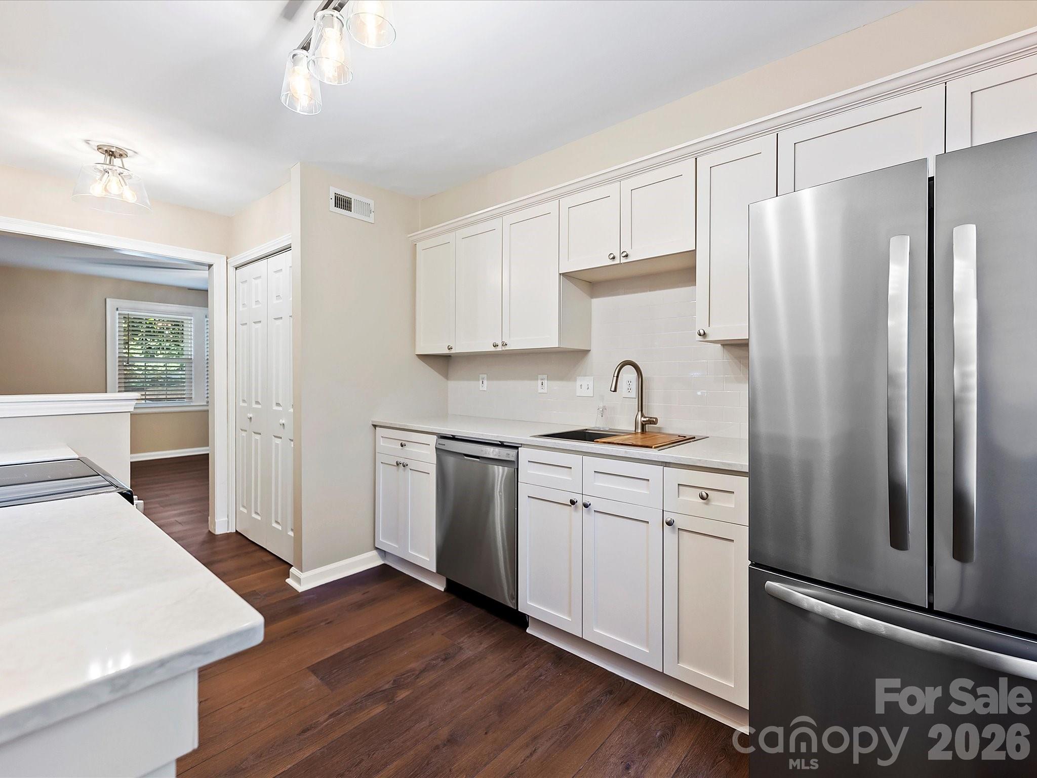 107 S Laurel Avenue 101a Property Photo 4