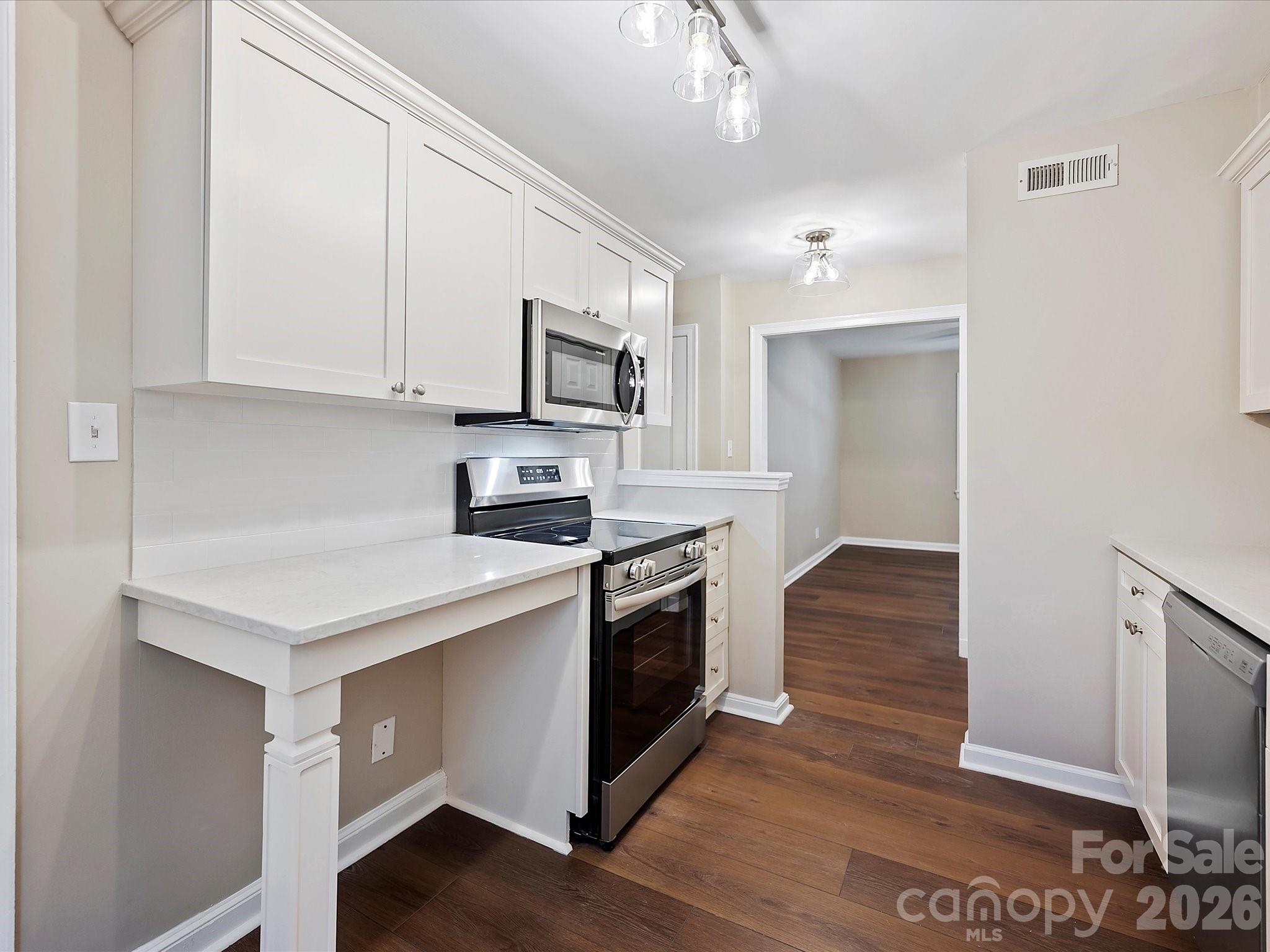 107 S Laurel Avenue 101a Property Photo 5