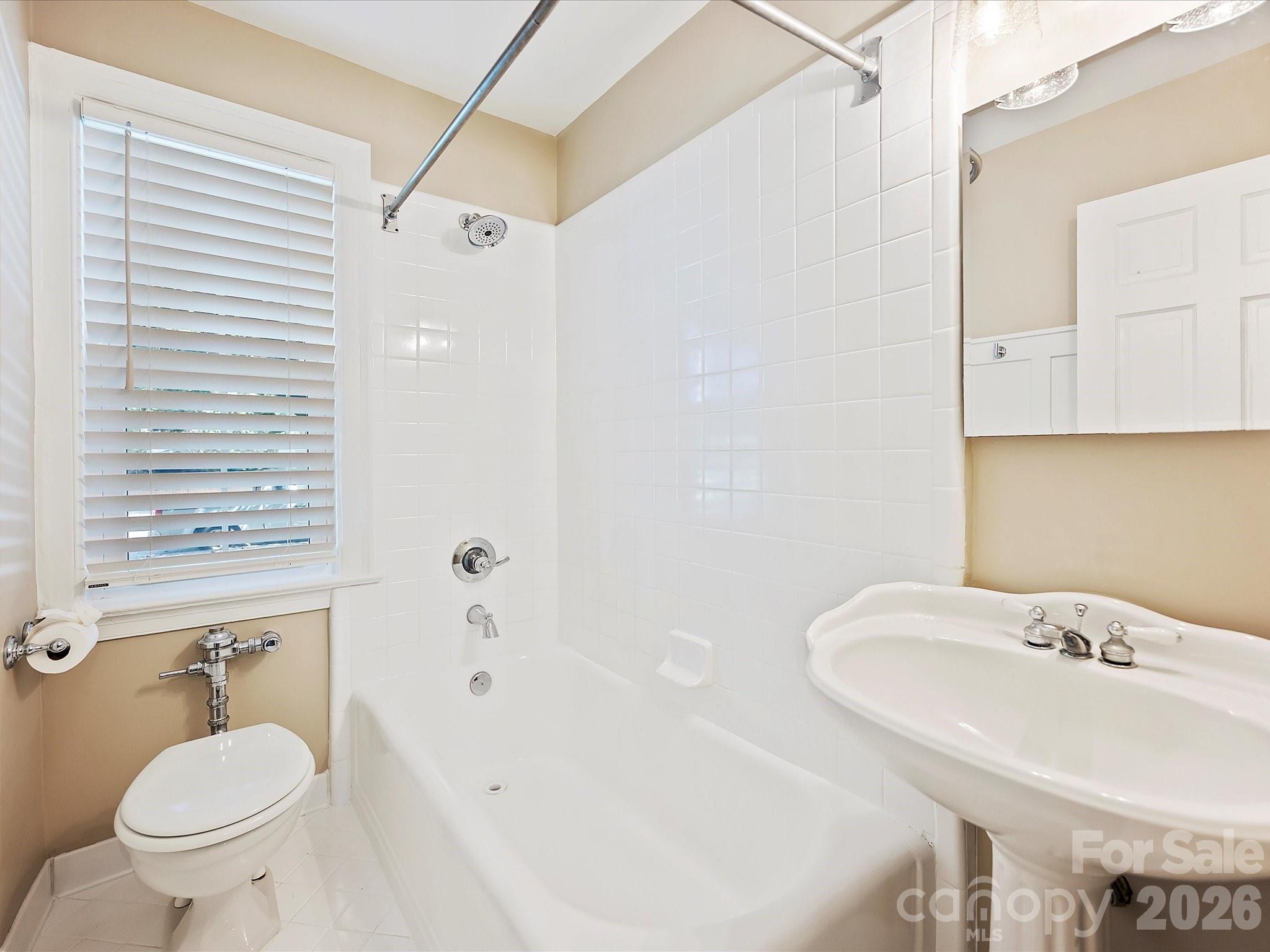 107 S Laurel Avenue 101a Property Photo 14