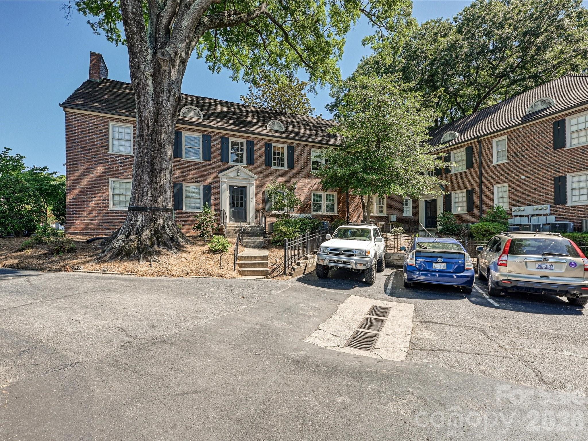 107 S Laurel Avenue 101a Property Photo 16