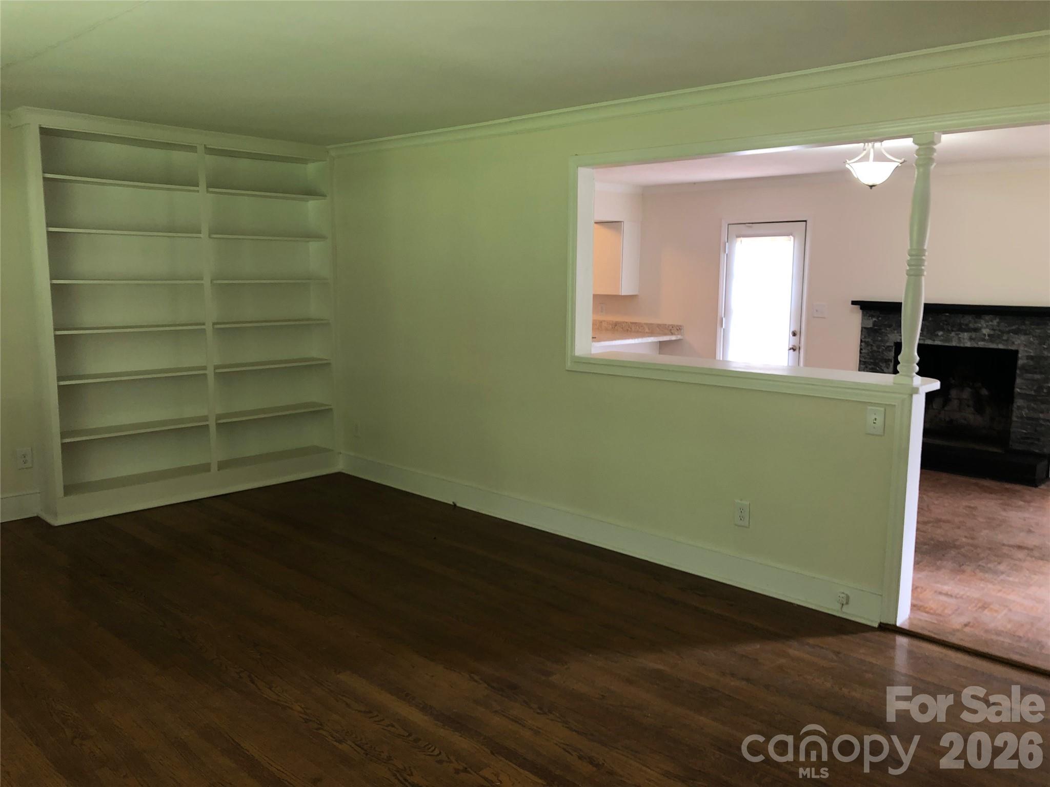 128 Woodlynn Drive Property Photo 4