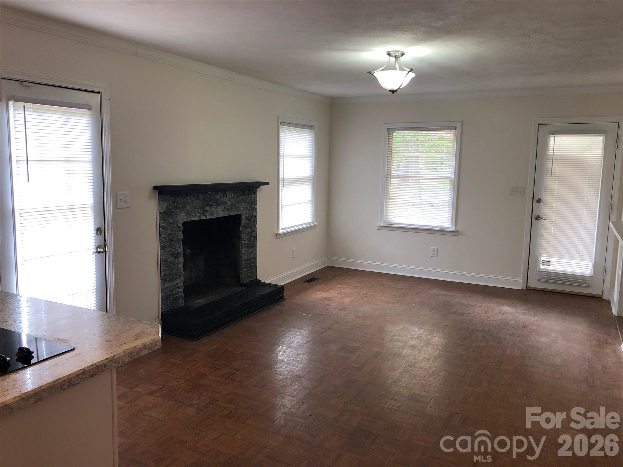 128 Woodlynn Drive Property Photo 6