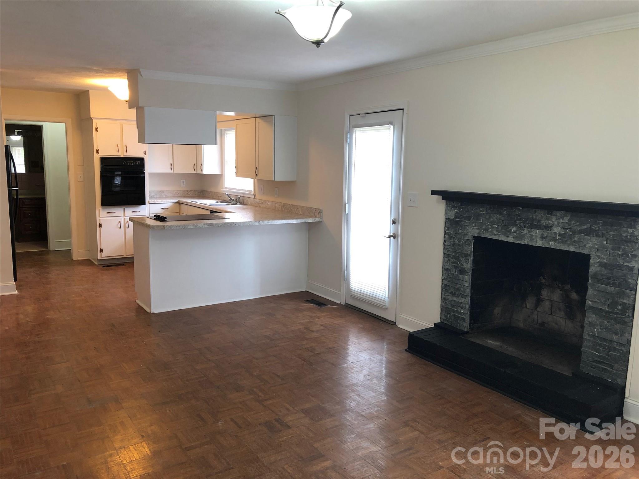 128 Woodlynn Drive Property Photo 7