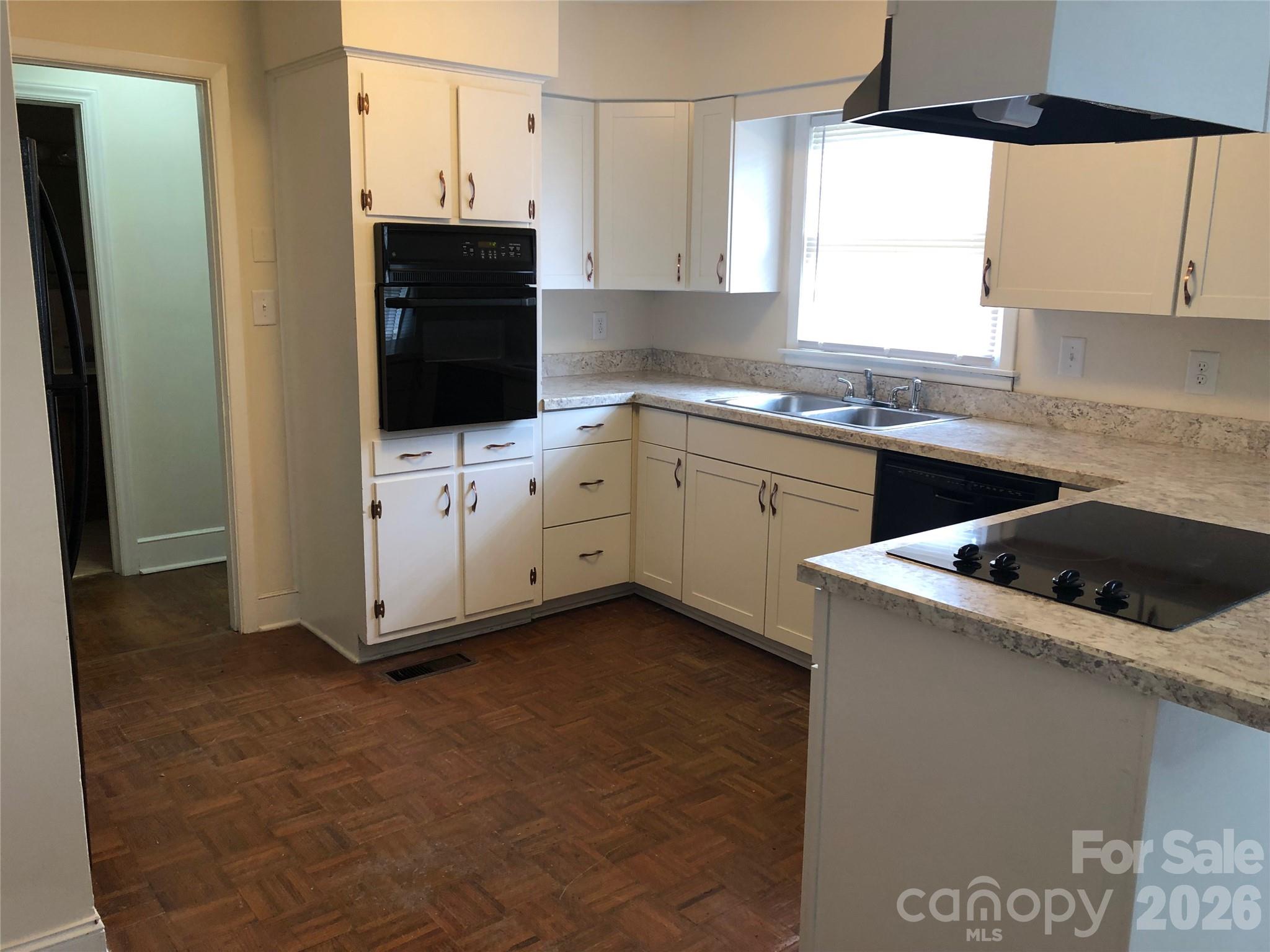 128 Woodlynn Drive Property Photo 11
