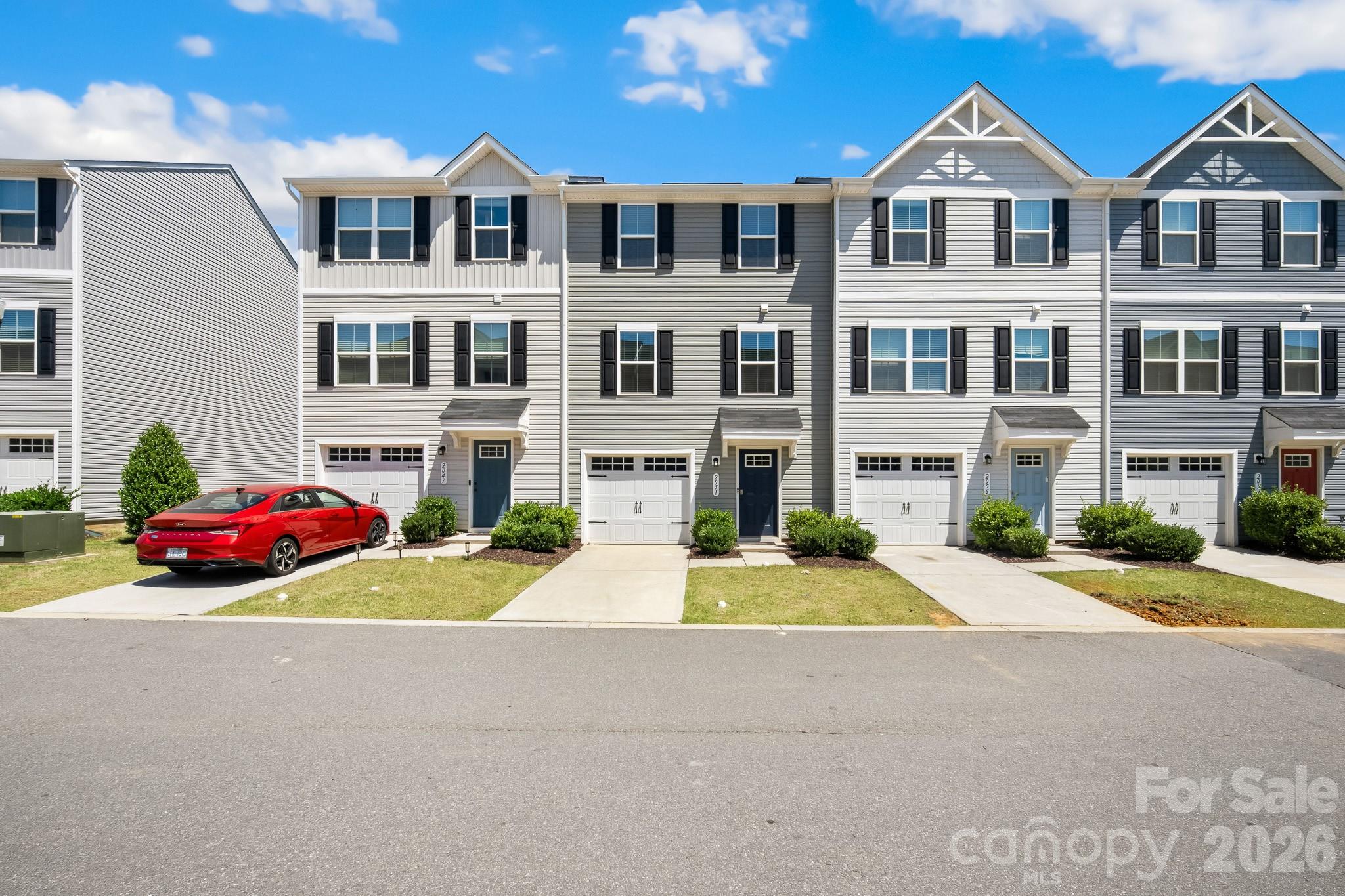 2051 Langer Street Property Photo 1