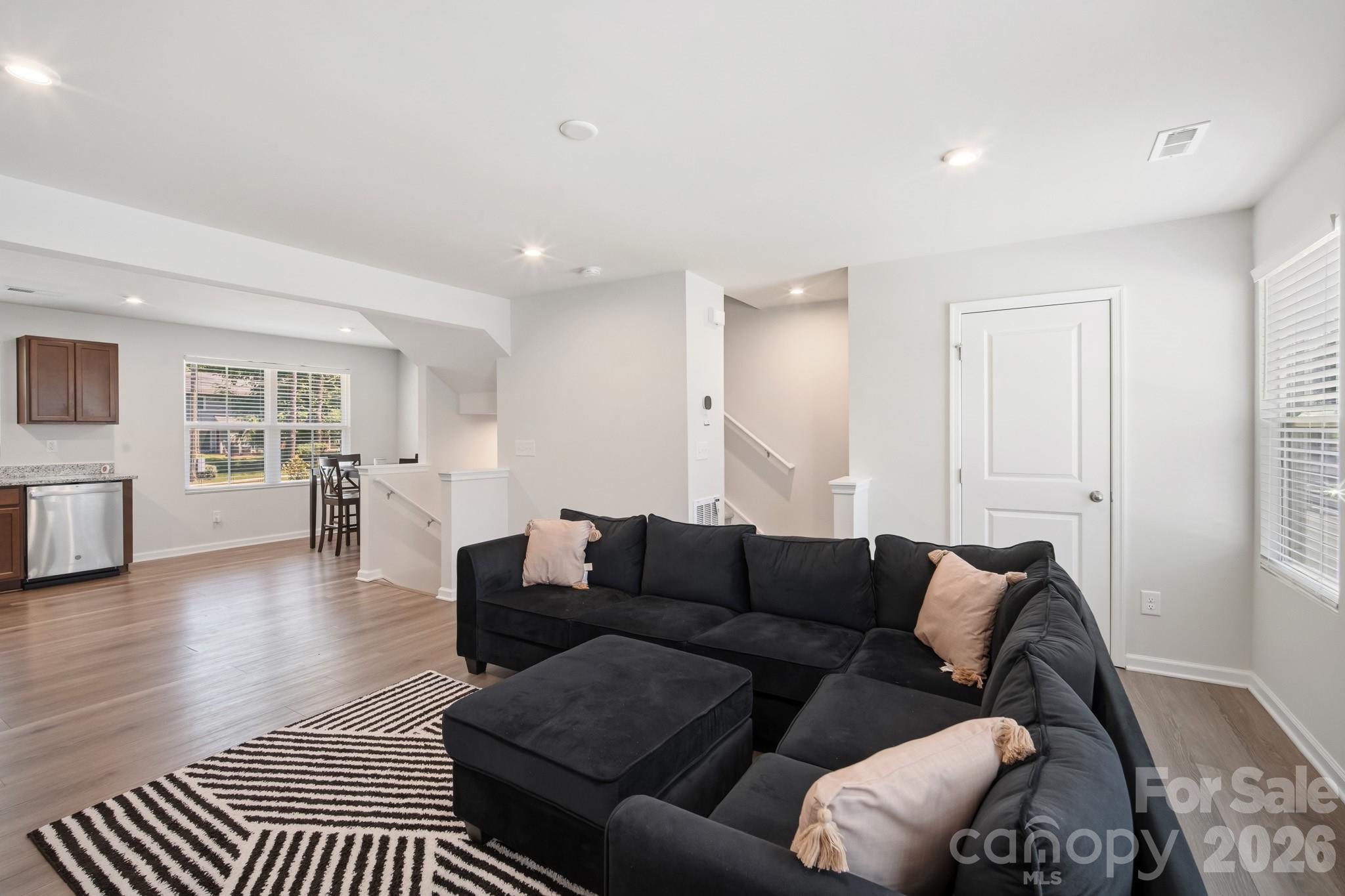 2051 Langer Street Property Photo 3