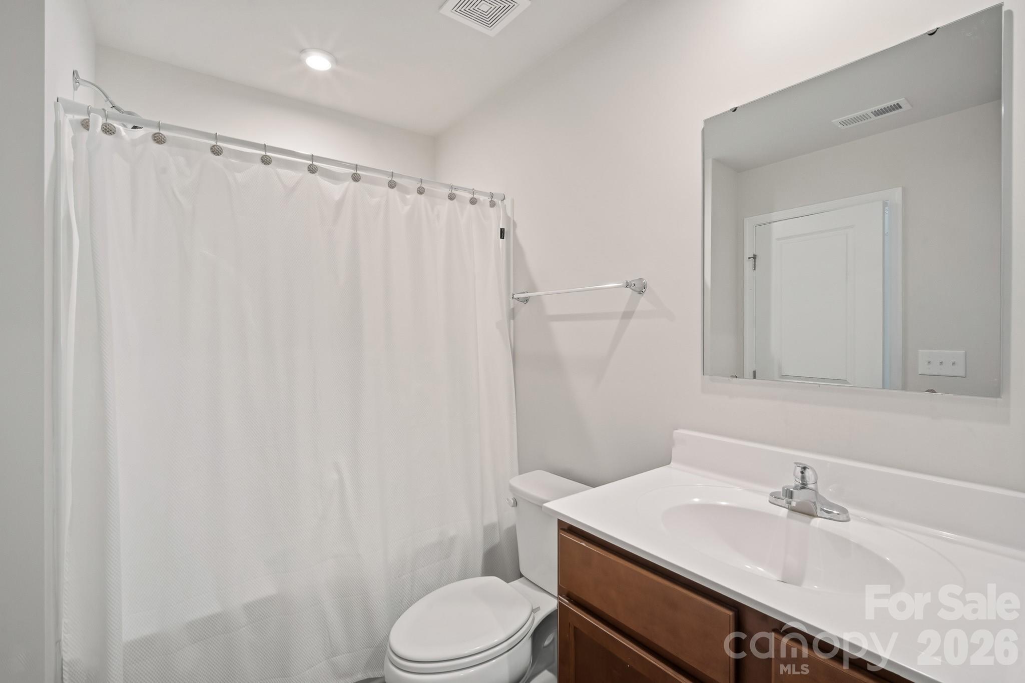 2051 Langer Street Property Photo 9