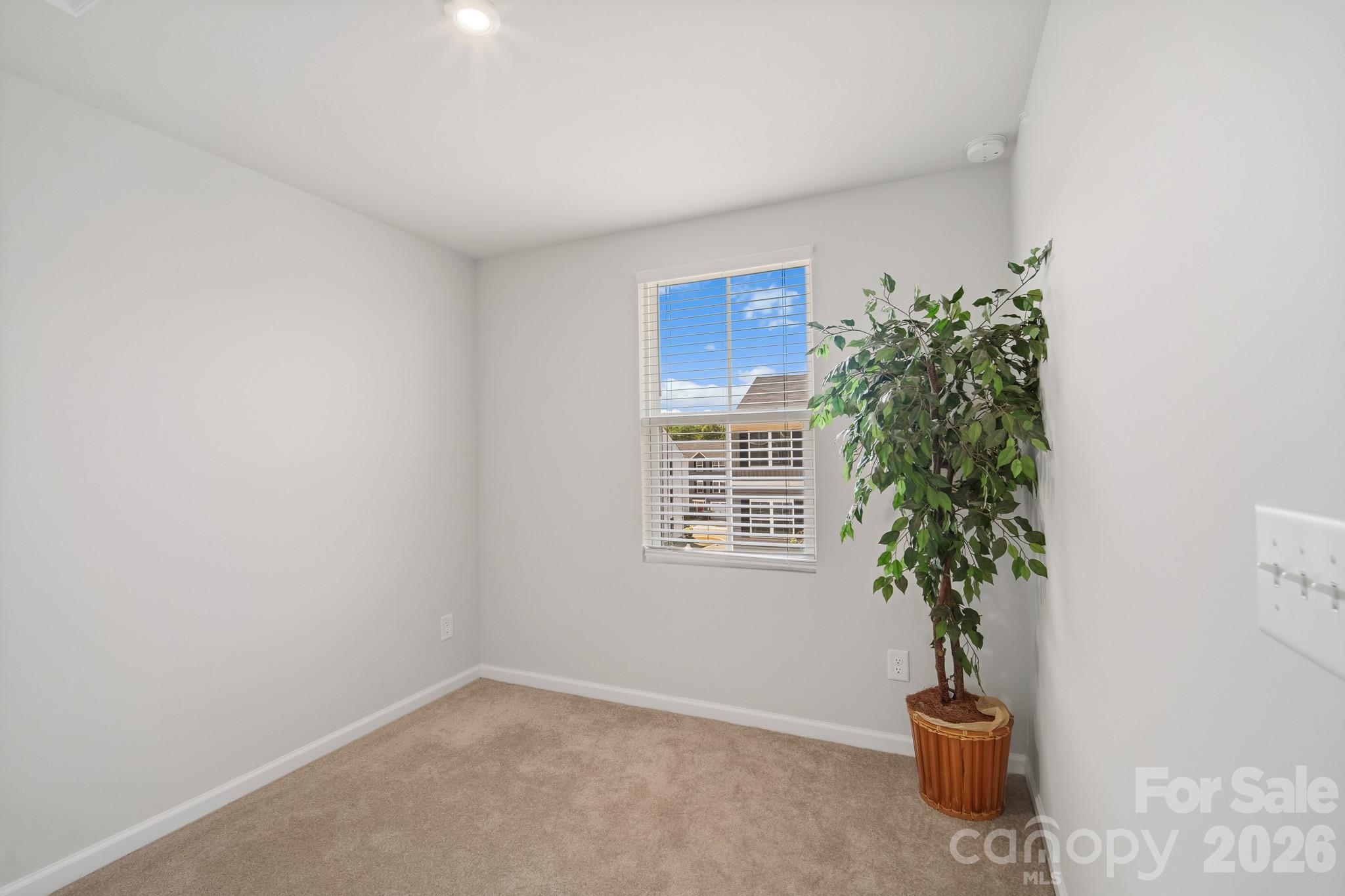2051 Langer Street Property Photo 11