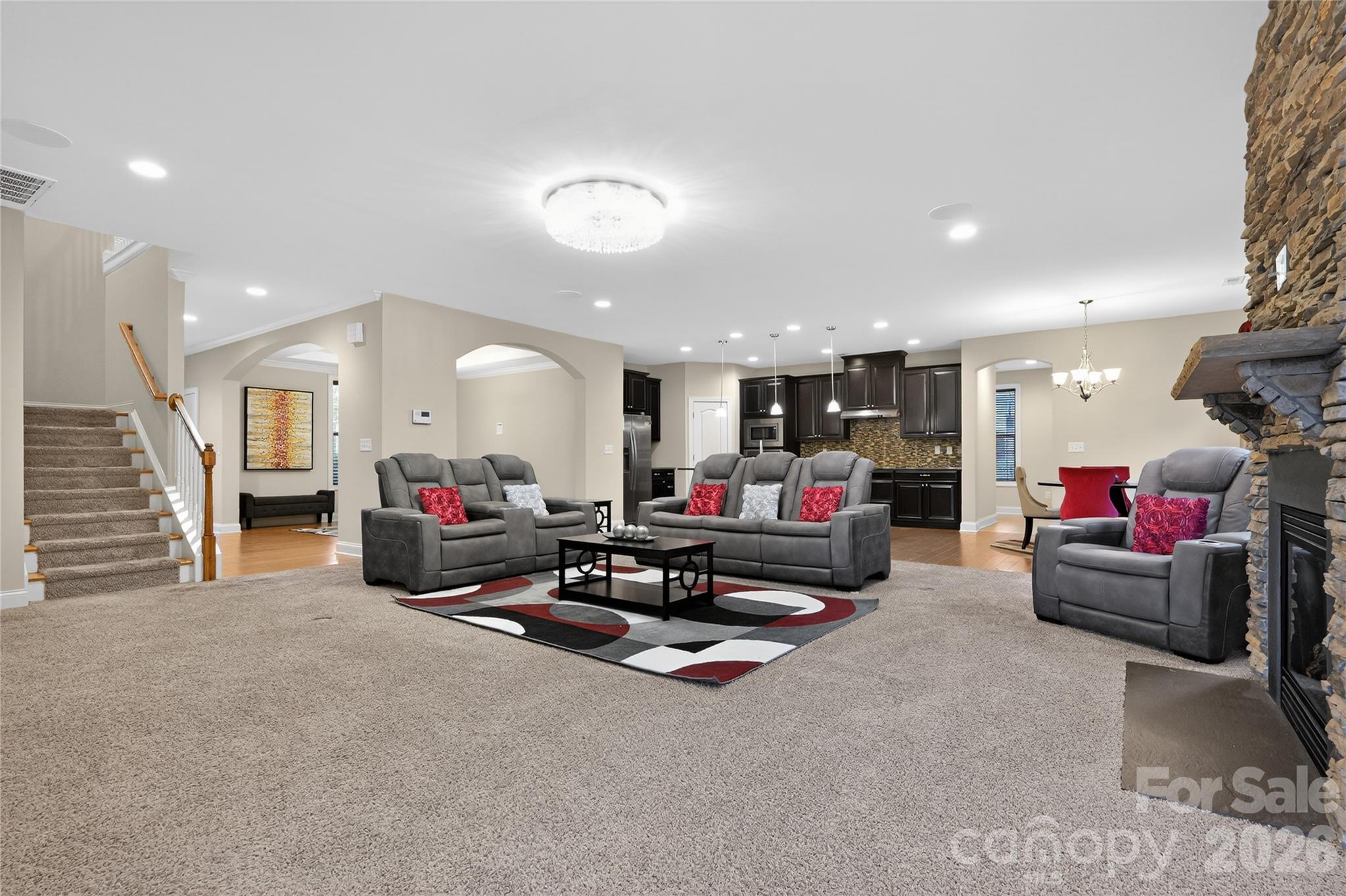 726 Lingfield Lane Property Photo 19