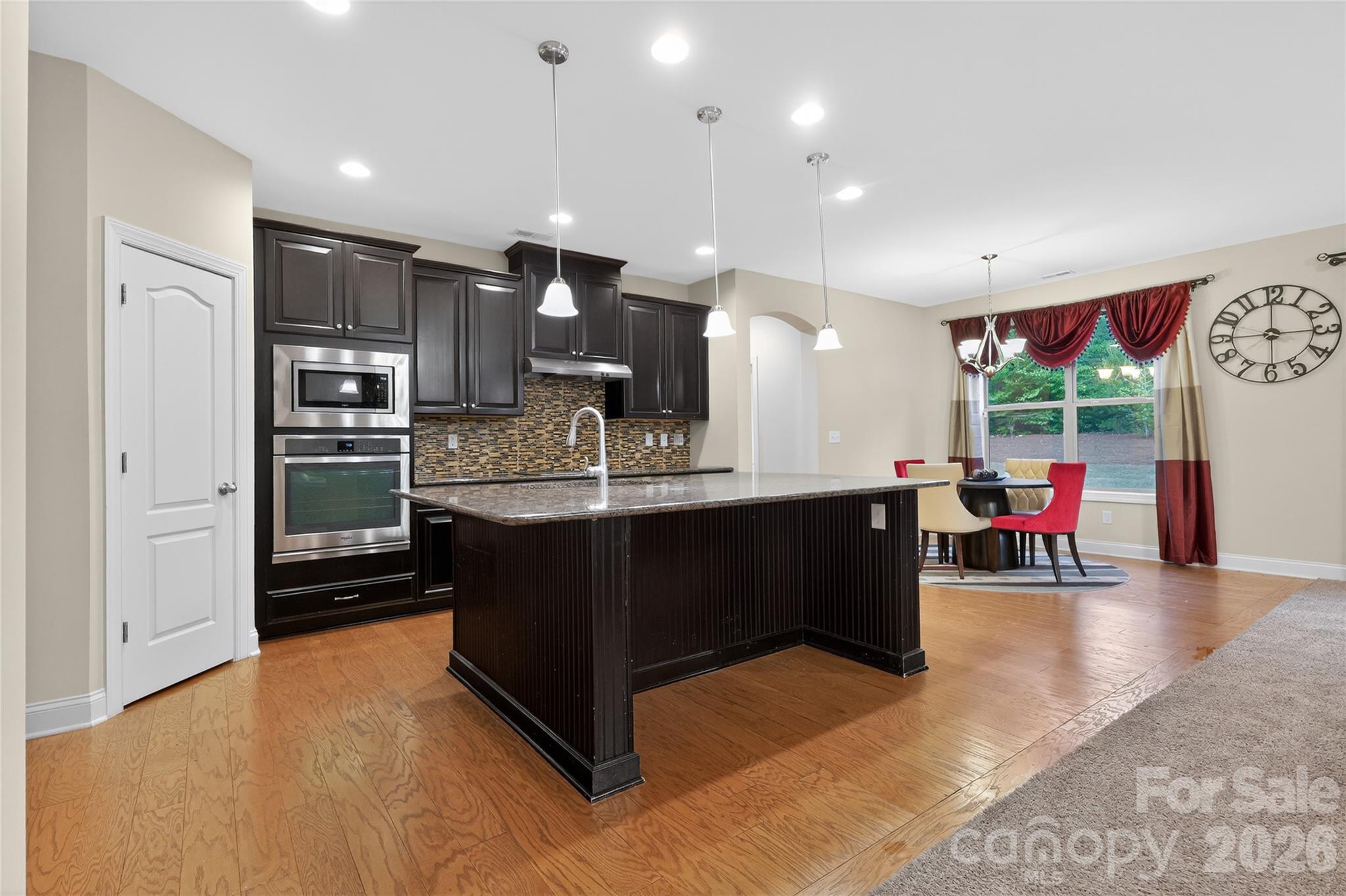 726 Lingfield Lane Property Photo 24