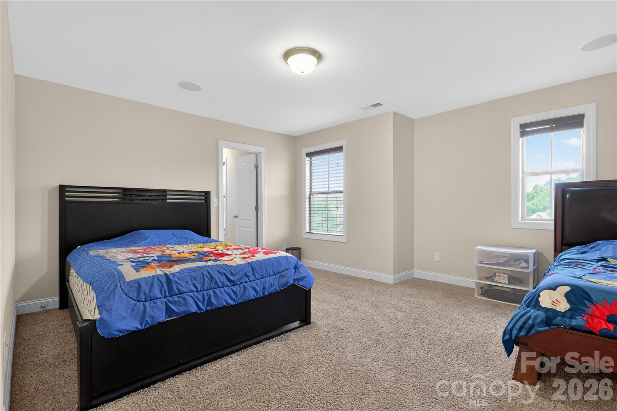 726 Lingfield Lane Property Photo 31