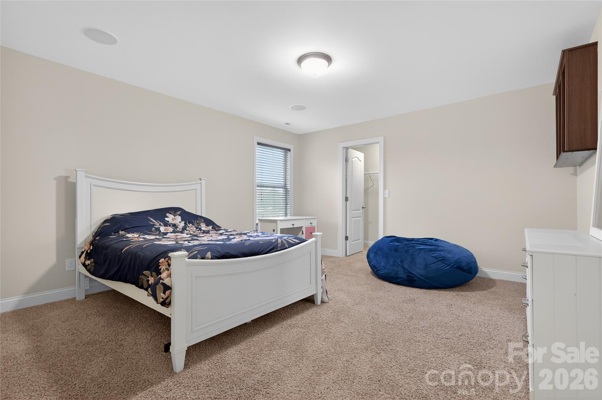 726 Lingfield Lane Property Photo 32