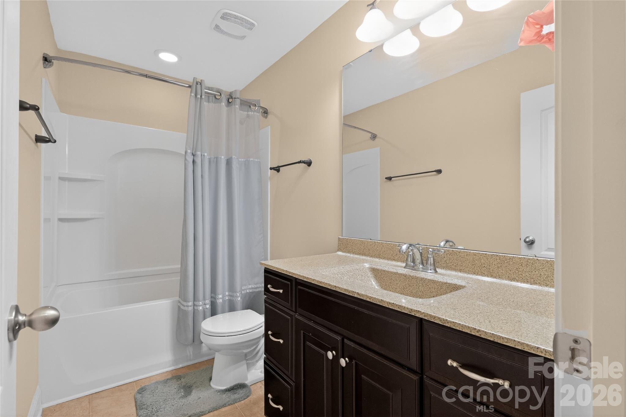 726 Lingfield Lane Property Photo 33