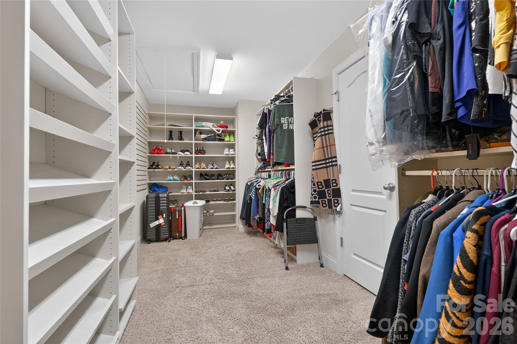 726 Lingfield Lane Property Photo 39