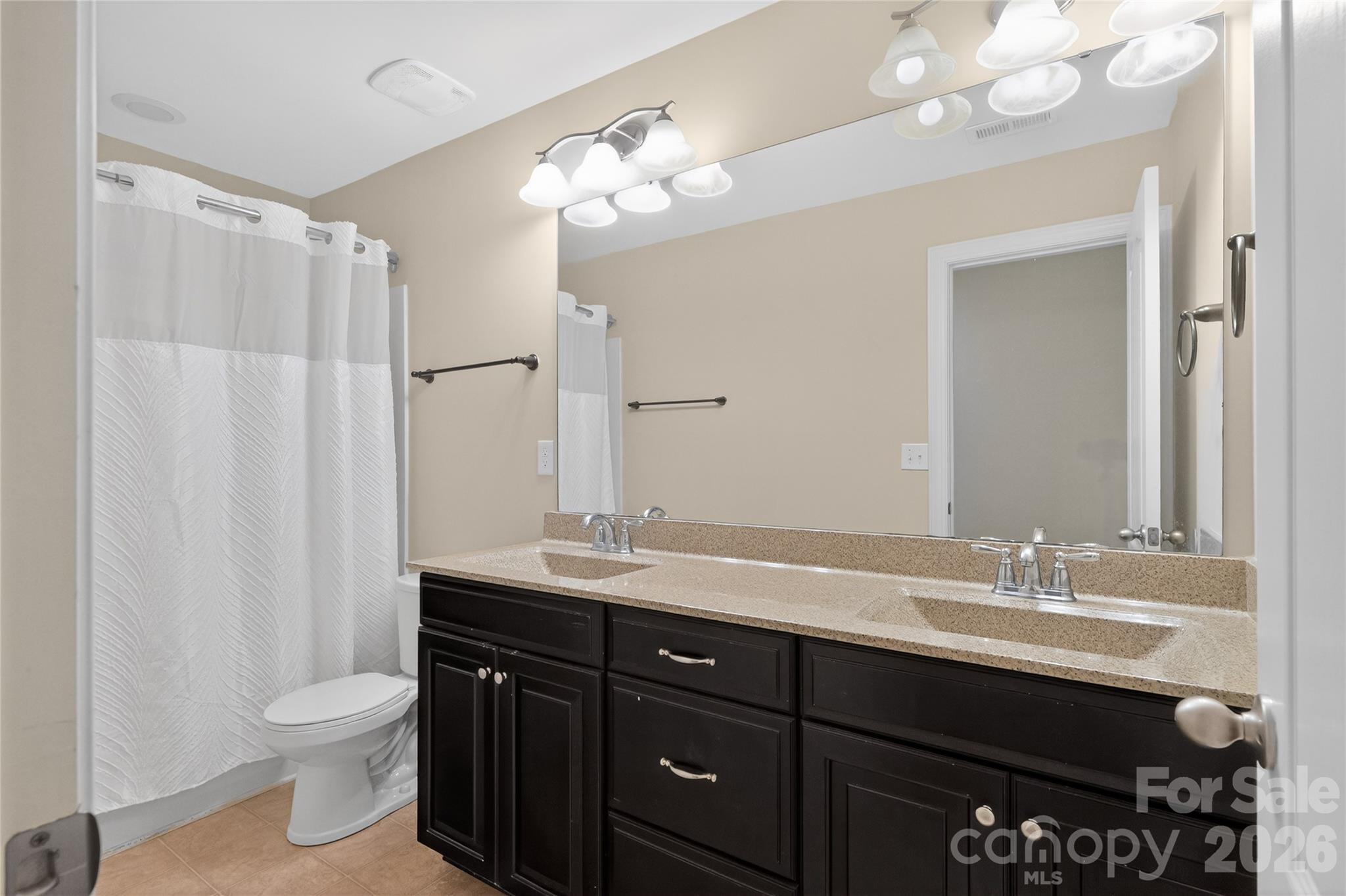 726 Lingfield Lane Property Photo 41