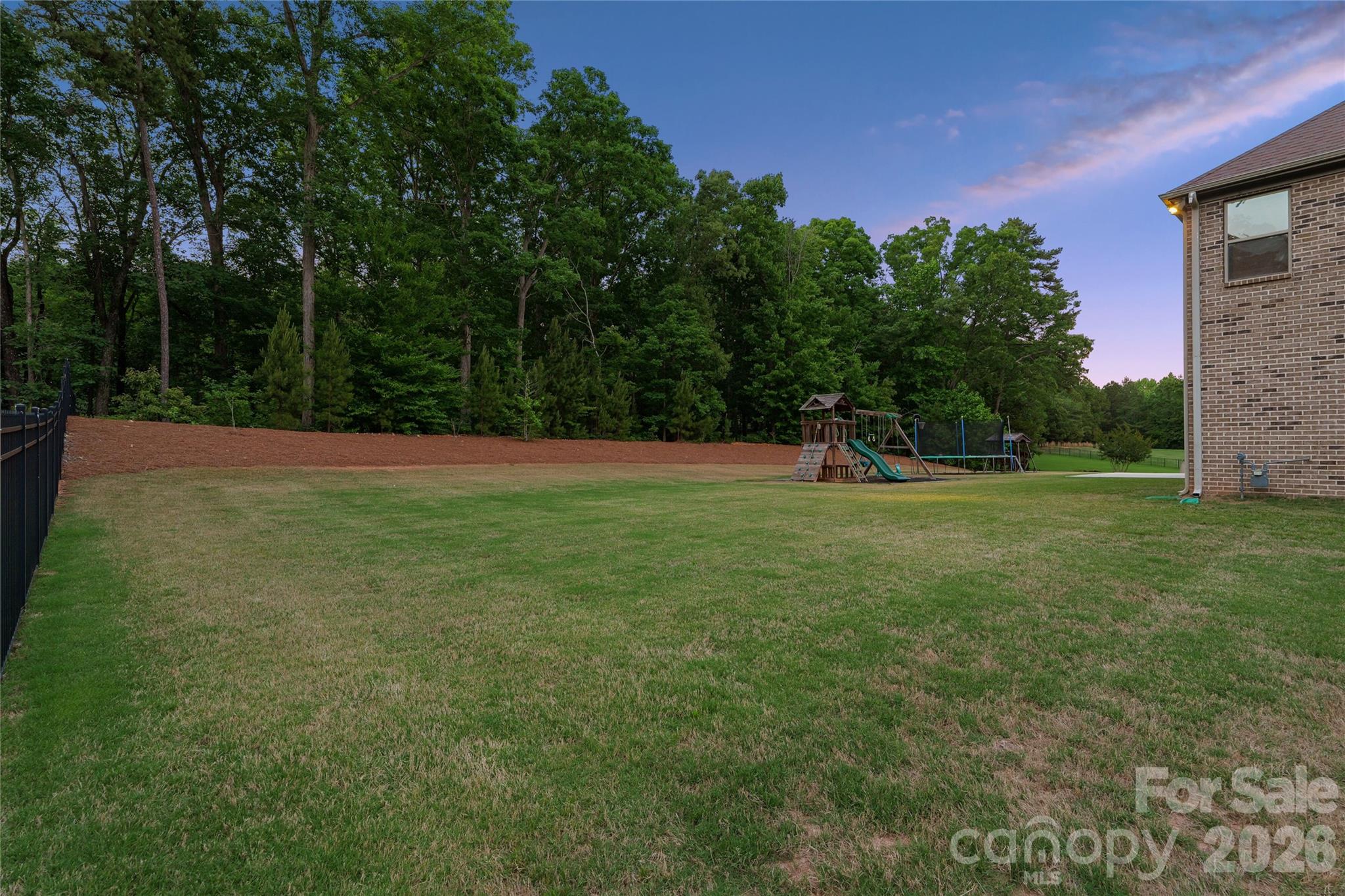 726 Lingfield Lane Property Photo 42