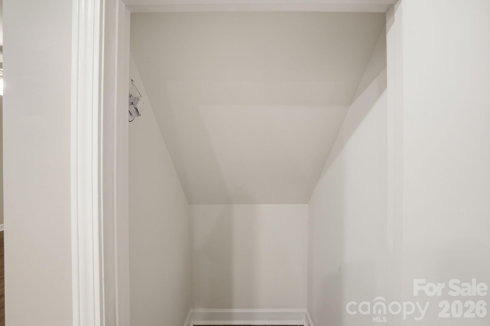 719 Hillside Street Property Photo 20