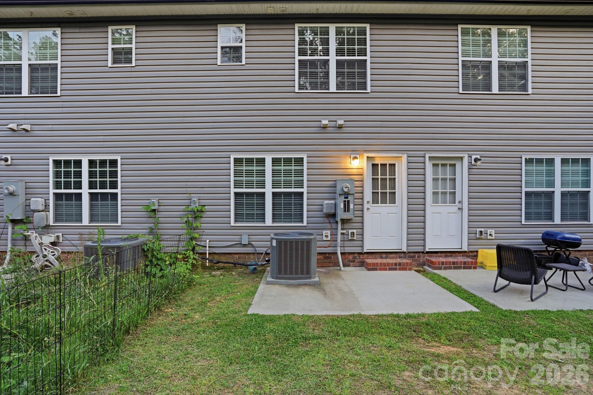 719 Hillside Street Property Photo 29