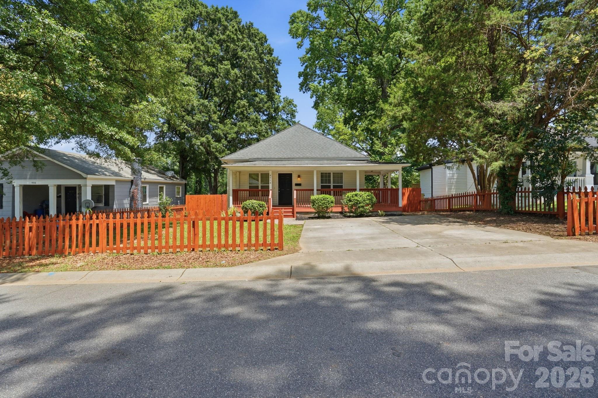 4514 Wildwood Avenue Property Photo 1