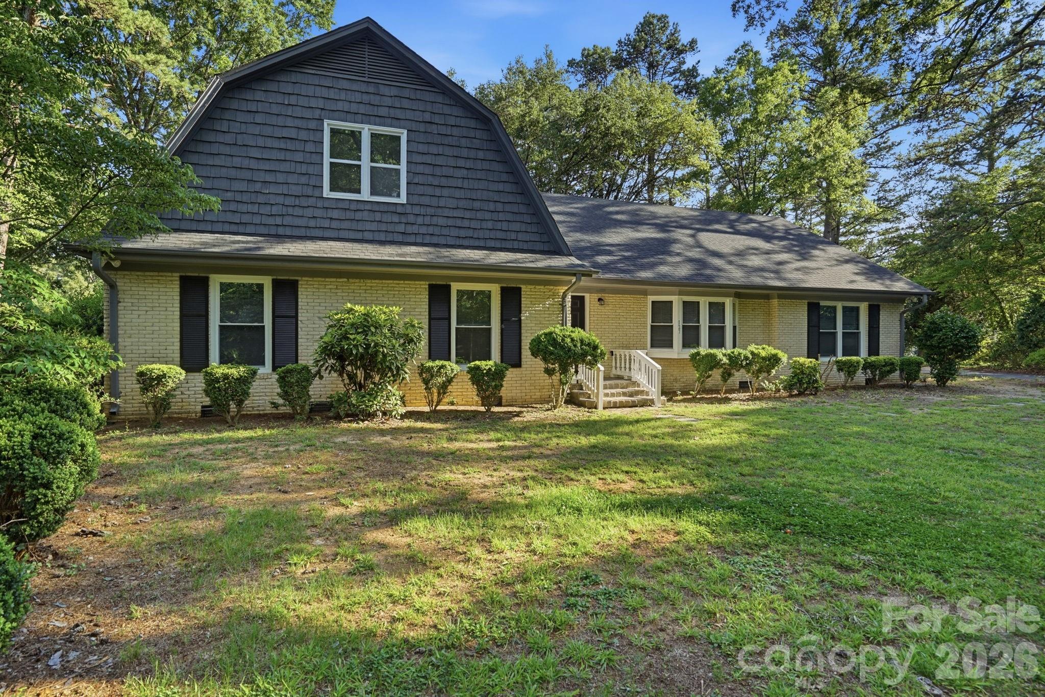 127 Forest Hills Drive Property Photo 2