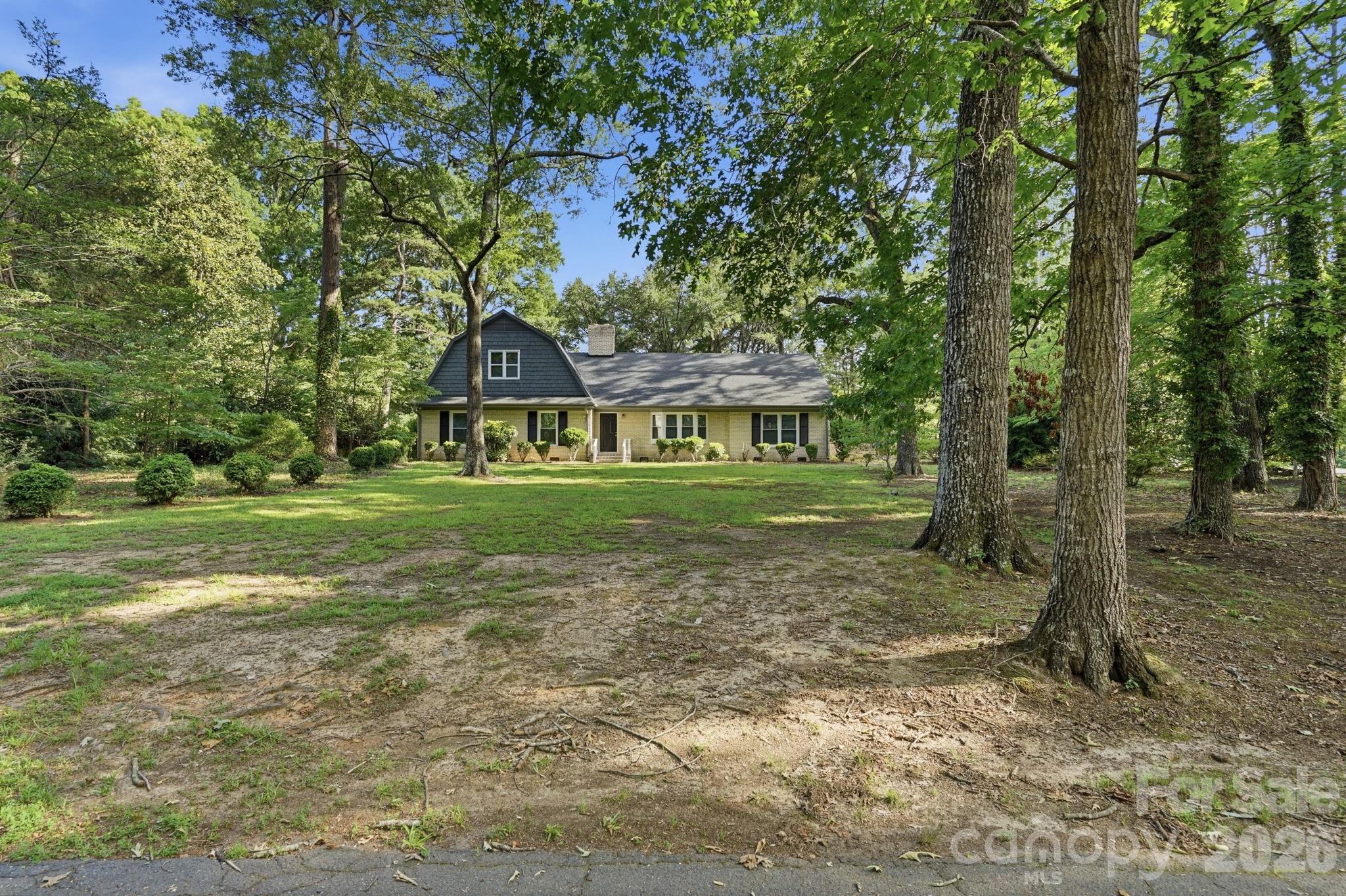 127 Forest Hills Drive Property Photo 3