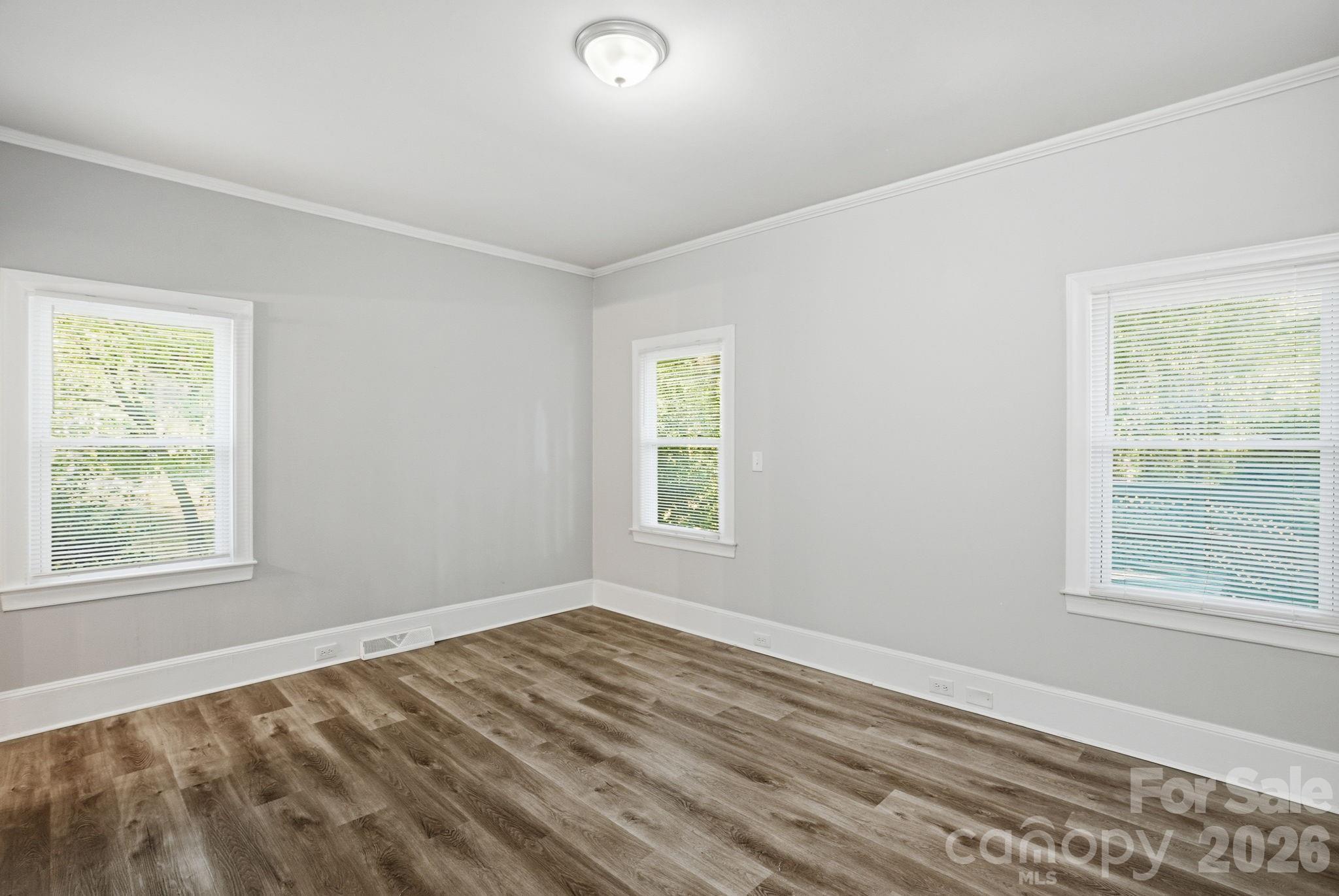 127 Forest Hills Drive Property Photo 12