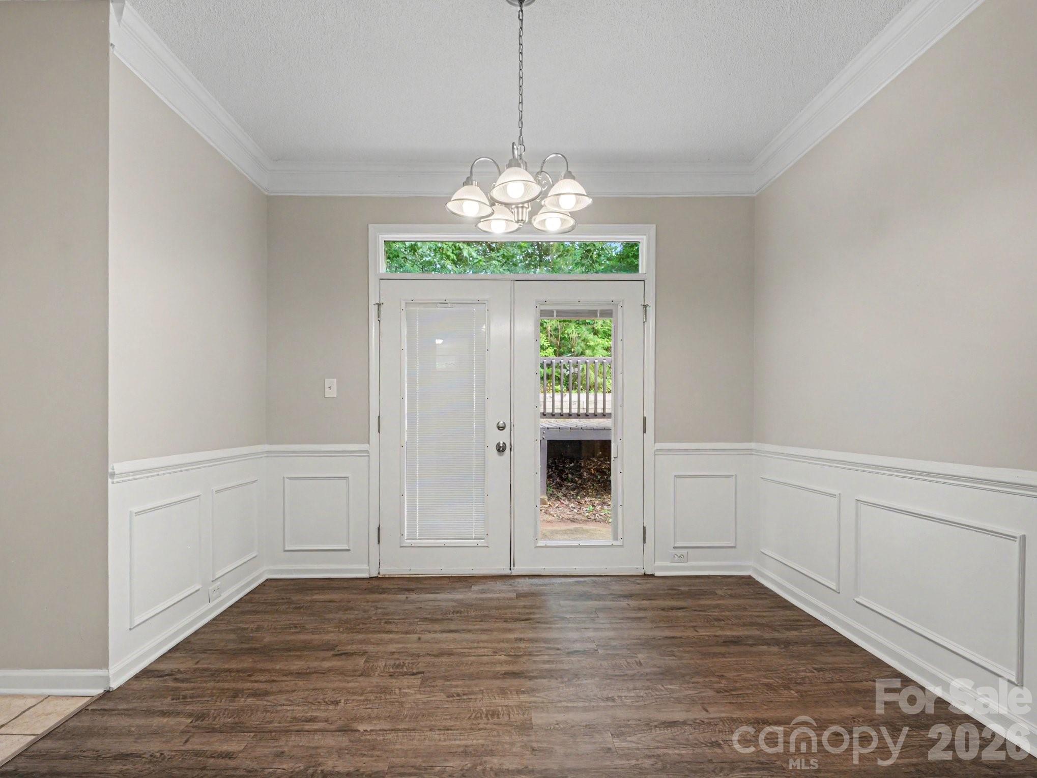 7524 Grabill Drive Property Photo 7