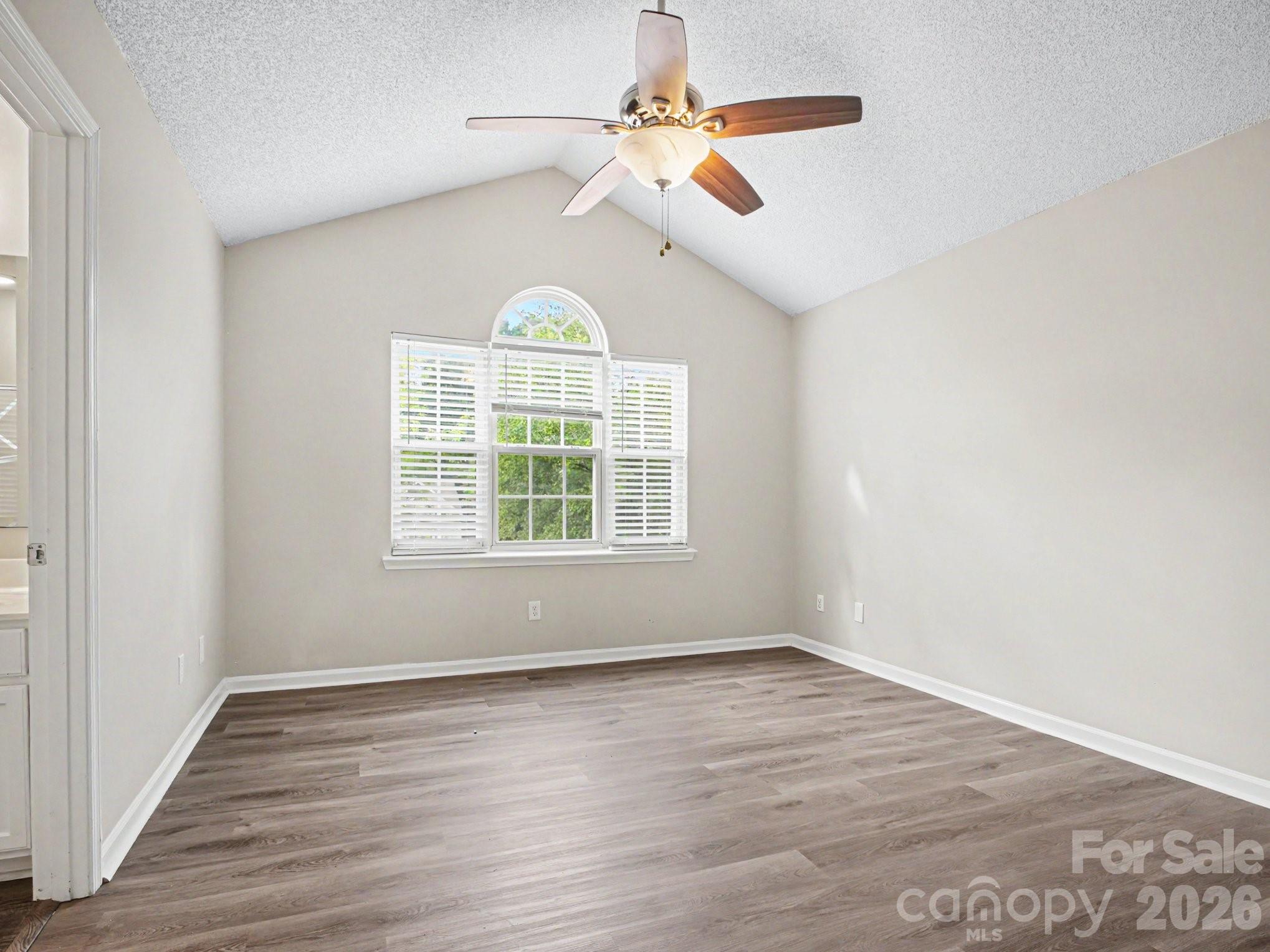 7524 Grabill Drive Property Photo 11