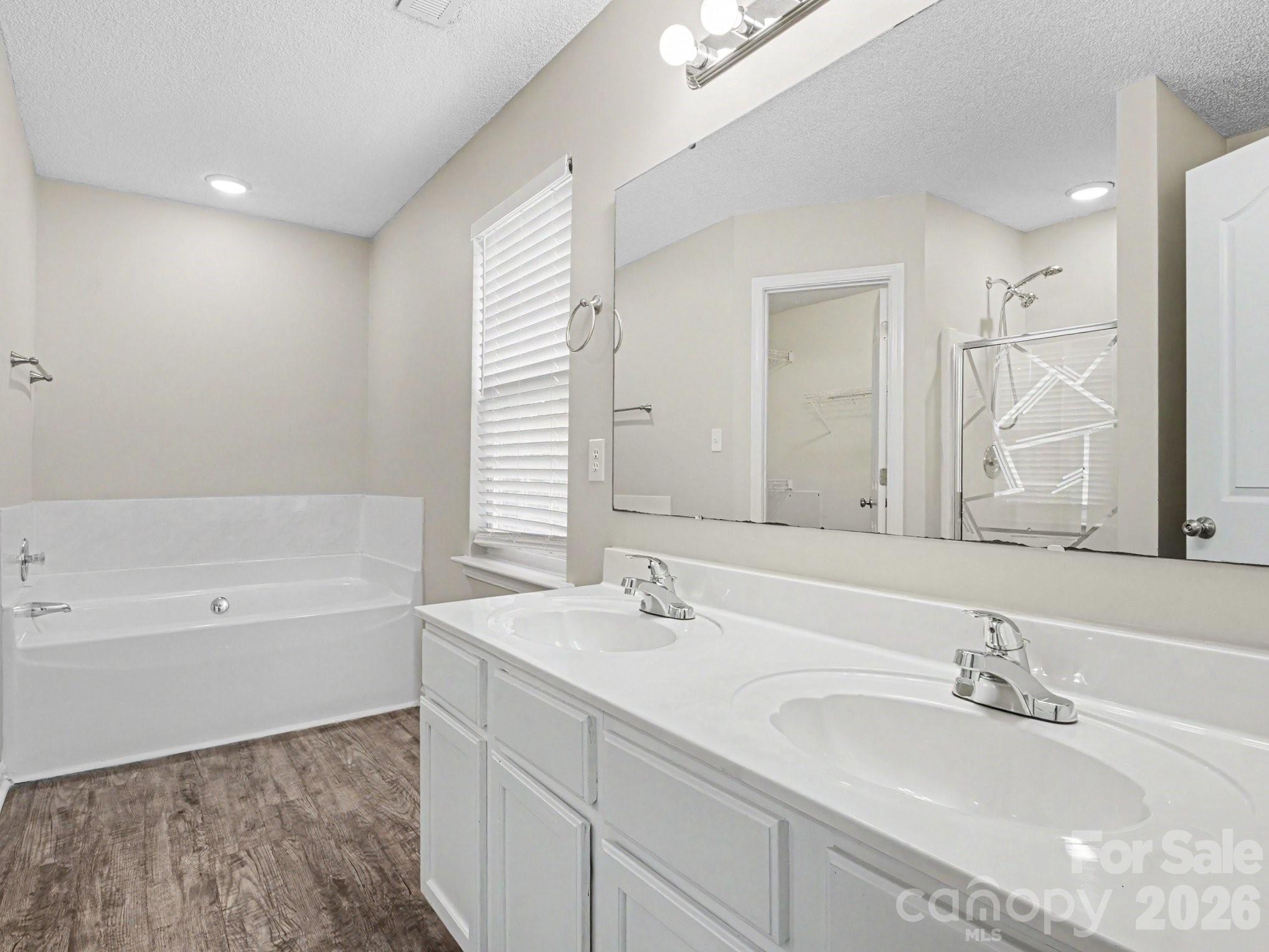 7524 Grabill Drive Property Photo 13