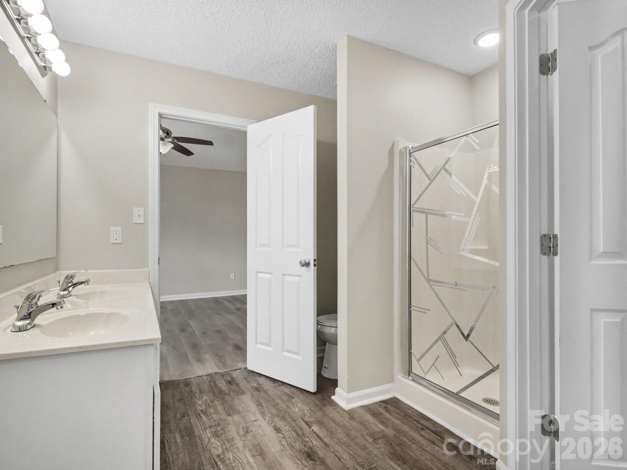 7524 Grabill Drive Property Photo 14