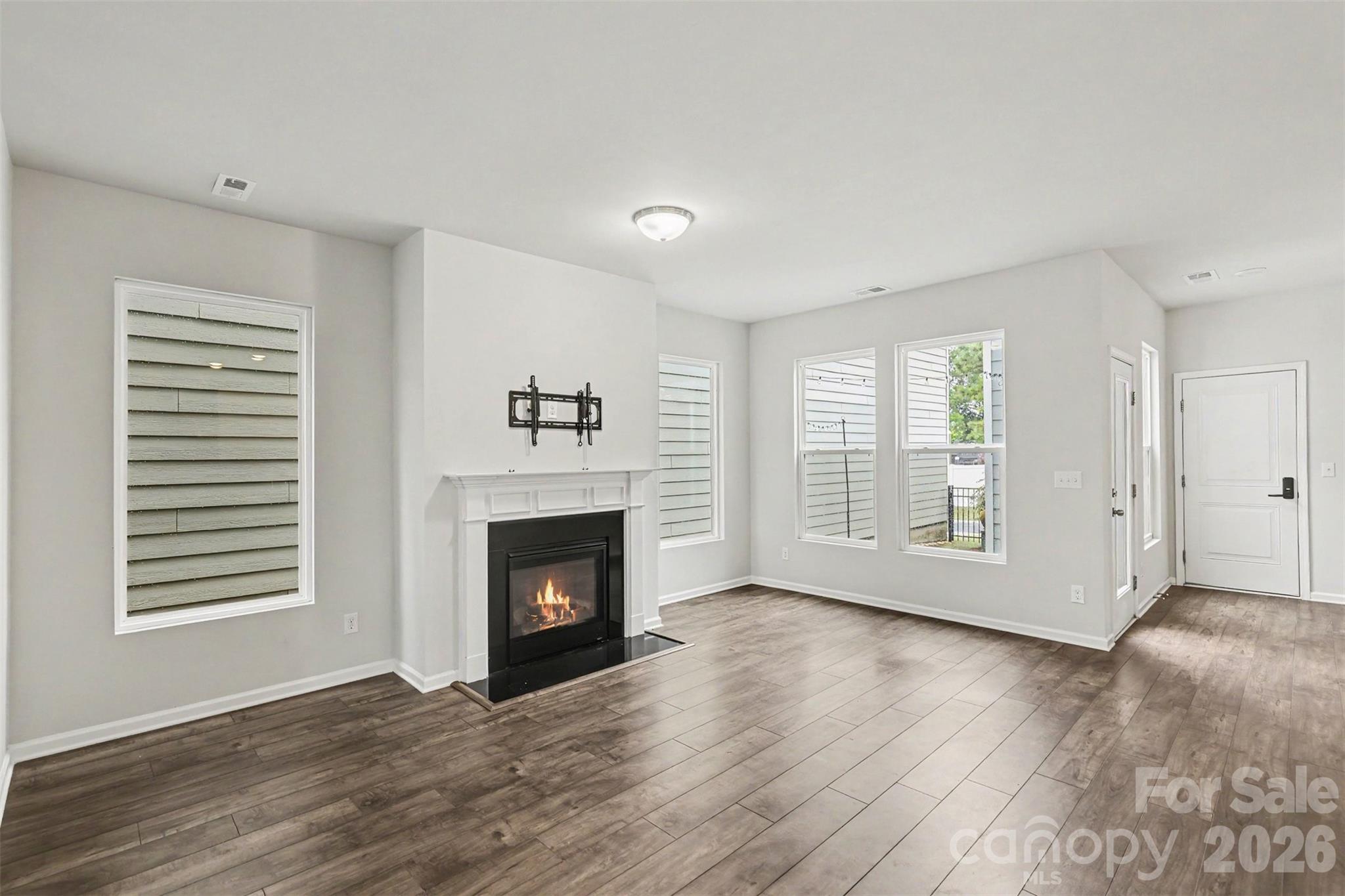 808 Lyndon Station Drive Property Photo 10
